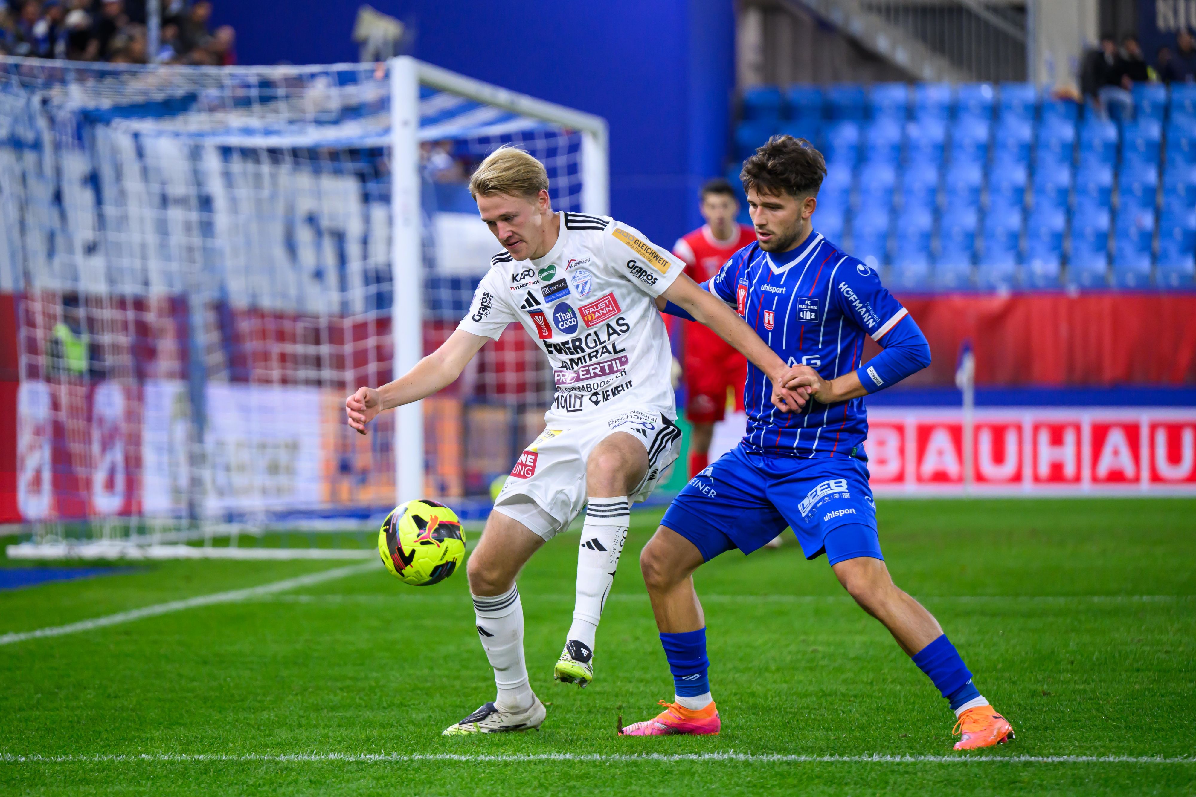 Blau-Weiß Linz im ÖFB-Cup-Duell gegen Hartberg. 