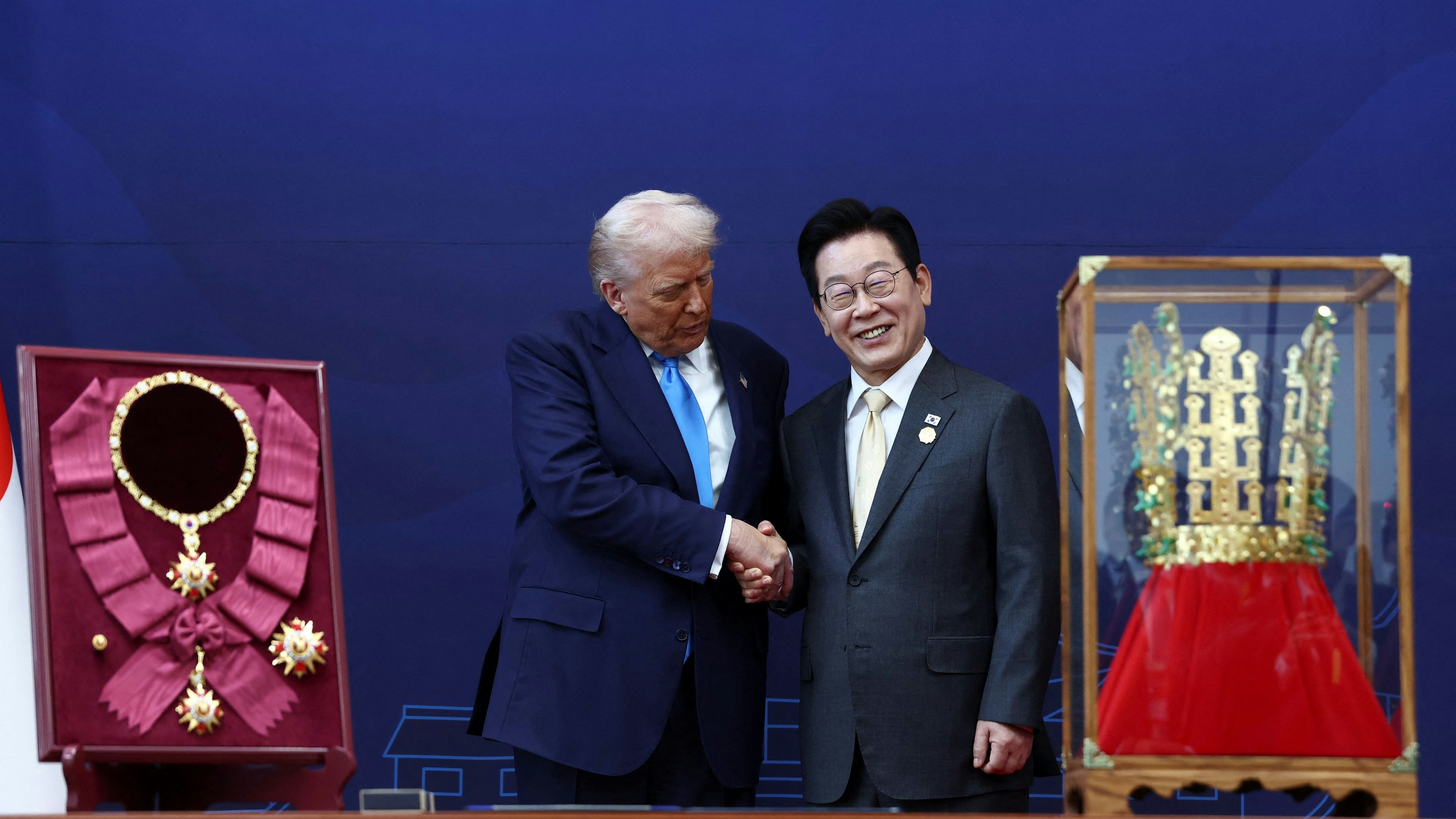 Heute.at - Sofort aufsetzen! – Goldene Krone für Trump