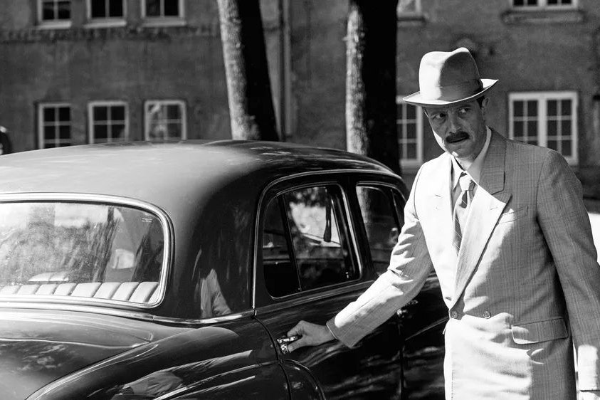 August Diel verkörpert das Monster von Auschwitz: "Das Verschwinden des Josef Mengele"