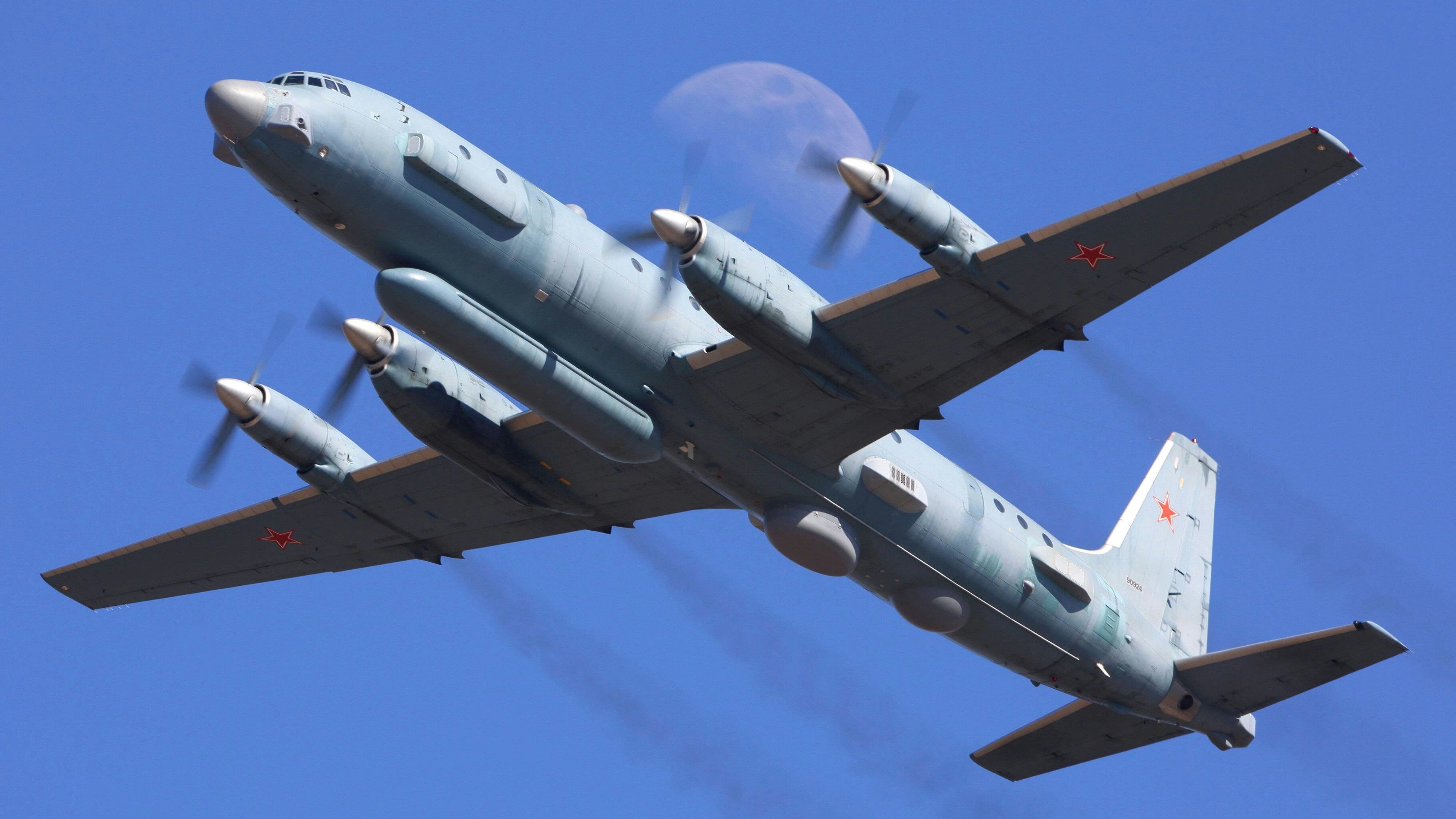 Heute.at - Kampfjets fangen russisches Spionageflugzeug ab