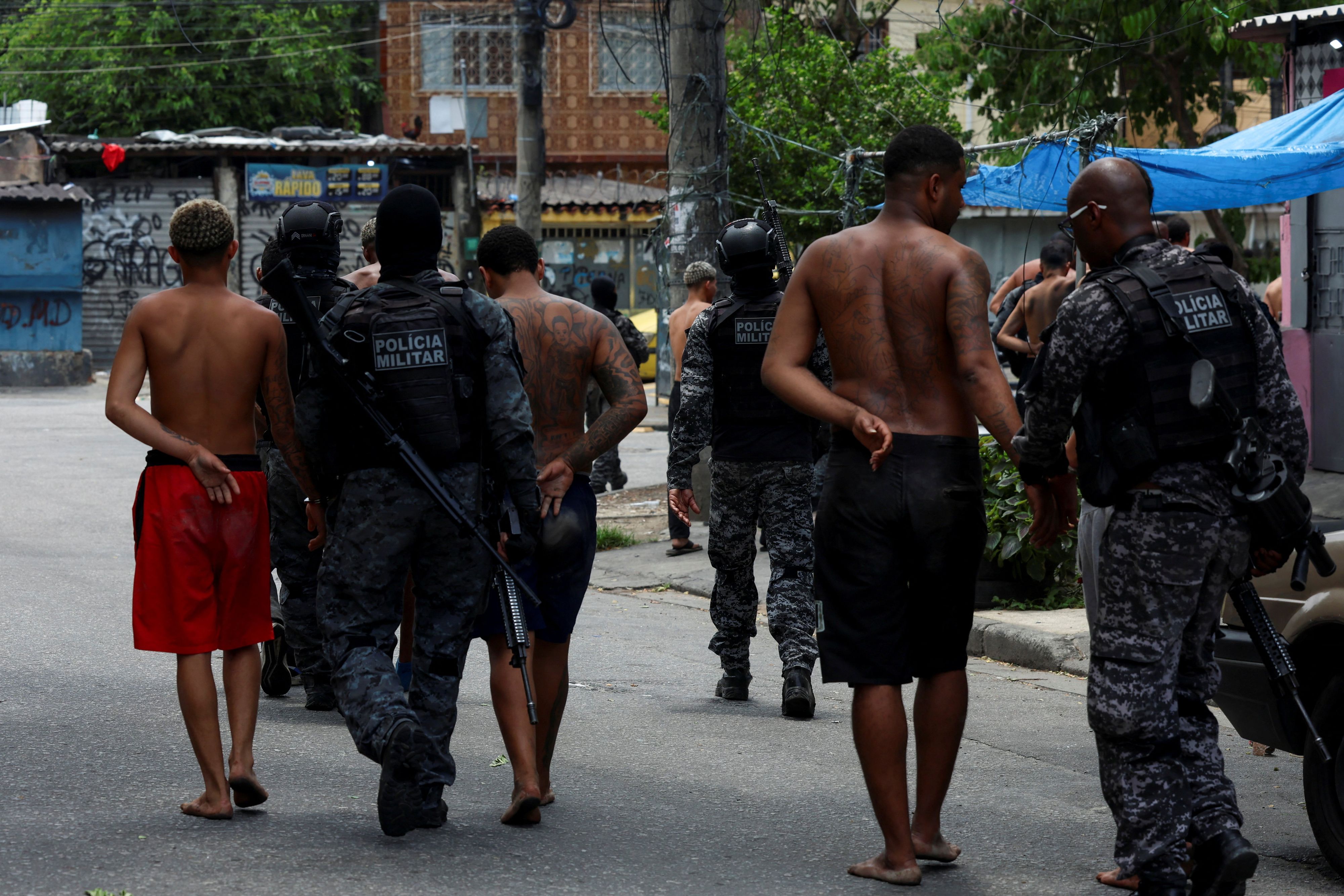 Bei einem Polizeieinsatz gegen ein Drogenkartell in Rio de Janeiro kam es zu Ausschreitungen.
