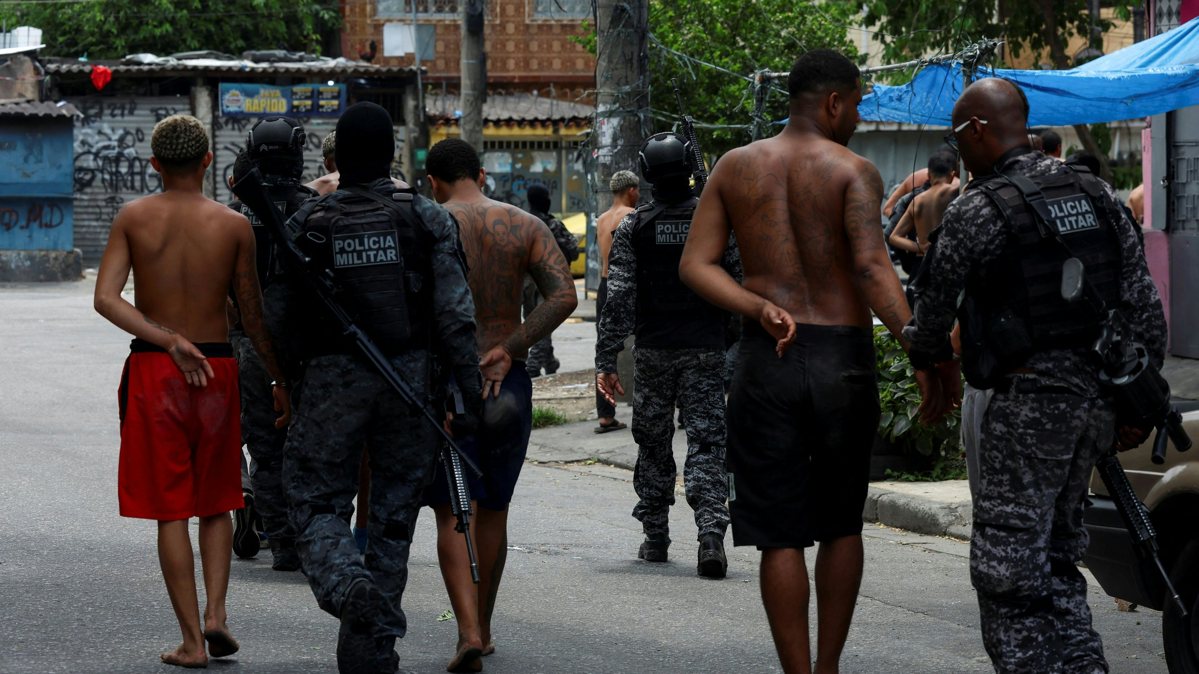 Heute.at - Drogen-Razzia in Brasilien eskaliert - 64 Tote