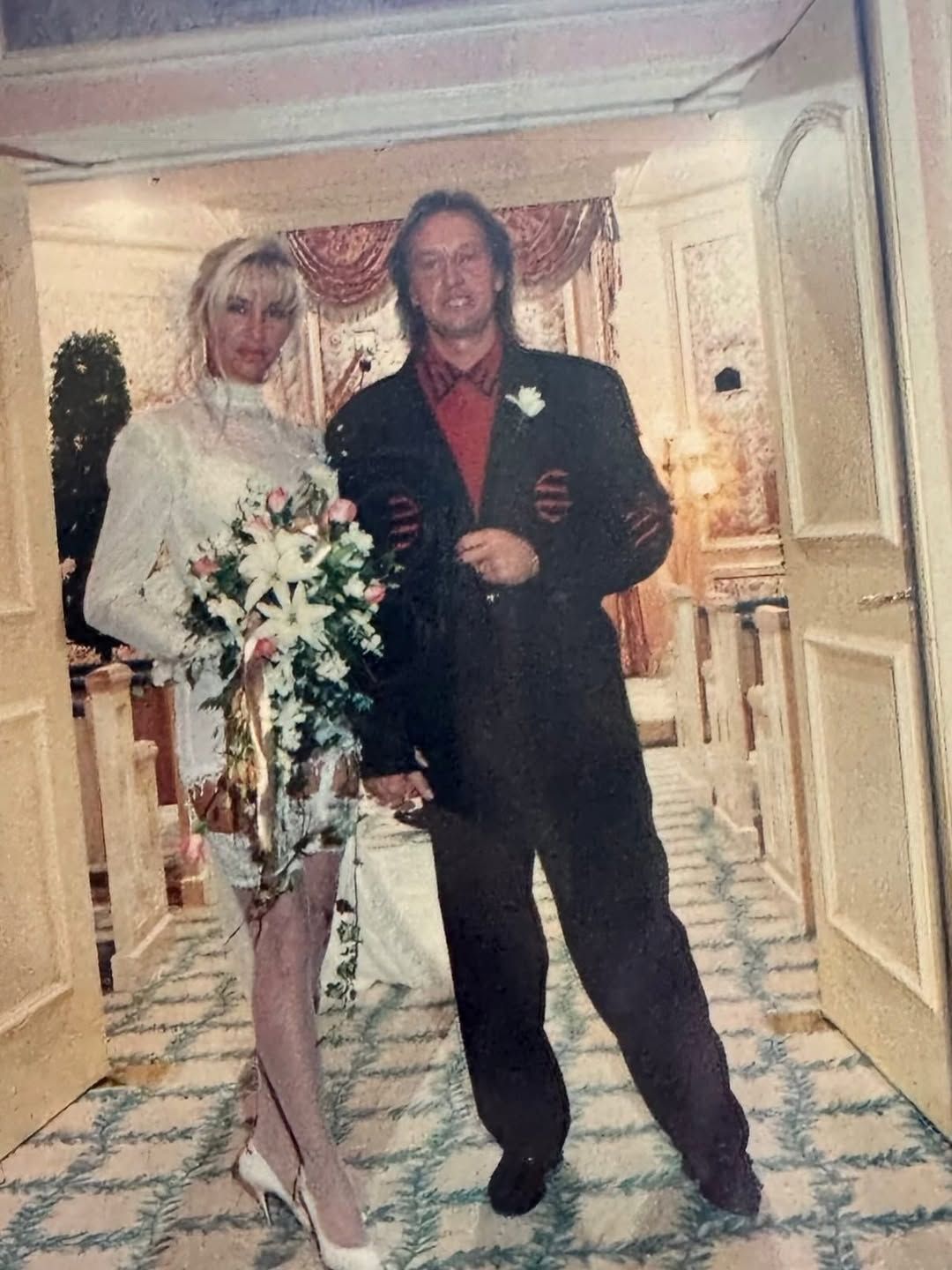 Carmen Geiss teilt auf Instagram Bilder ihrer Hochzeit vor 31 Jahren.