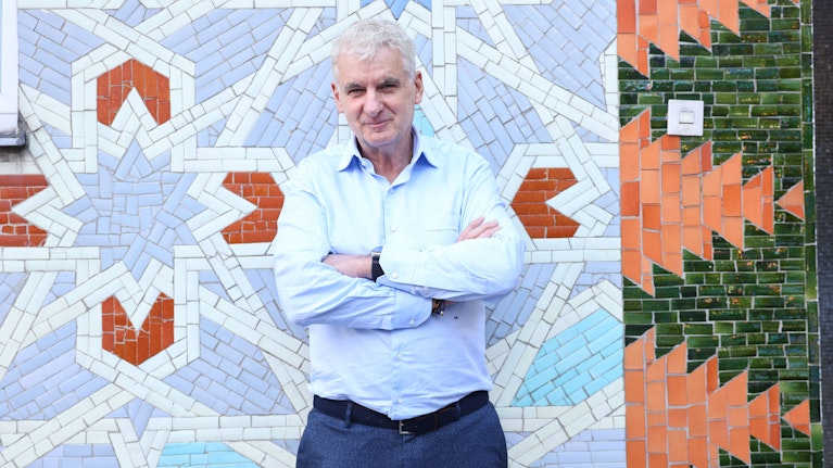 Schönheitsmediziner Artur Worseg über aktuelle Beauty-Trends: Warum sich die Generation 60 Plus momentan bei ihm die Türschnalle in die Hand gibt, weshalb Brust-OPs derzeit weniger gefragt sind und welchen Effekt die Abnehmspritze Ozempic auf sein Geschäft hat.