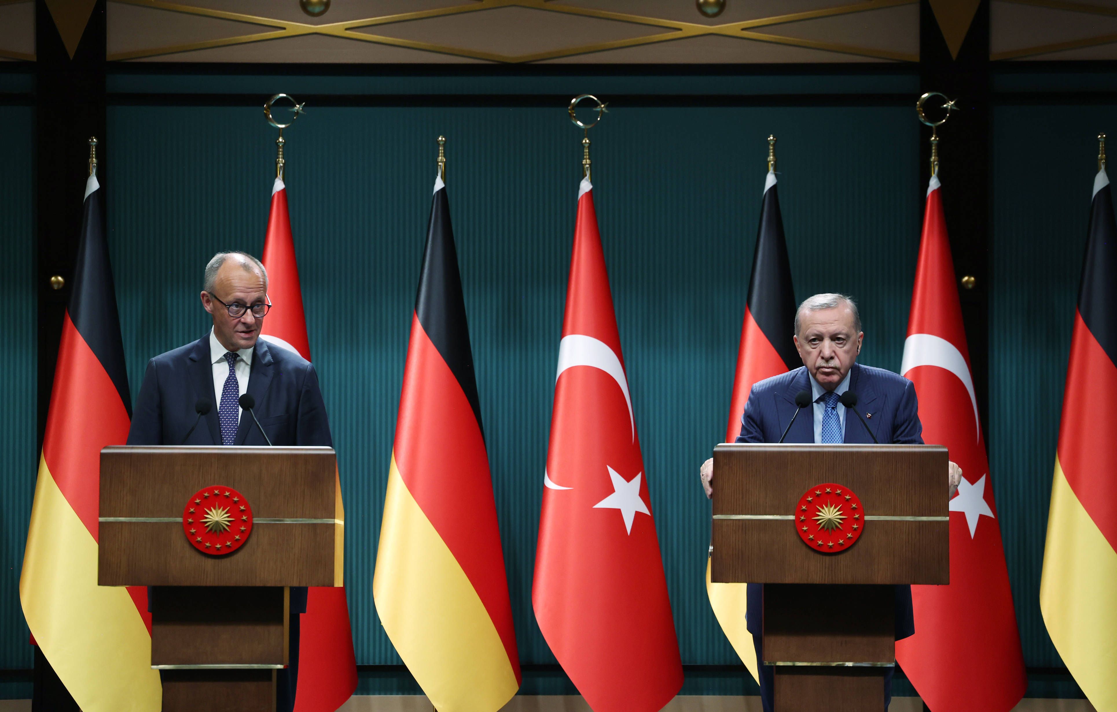 Bei der gemeinsamen Pressekonferenz kam es zu einem Wortgefecht der beiden Politiker.