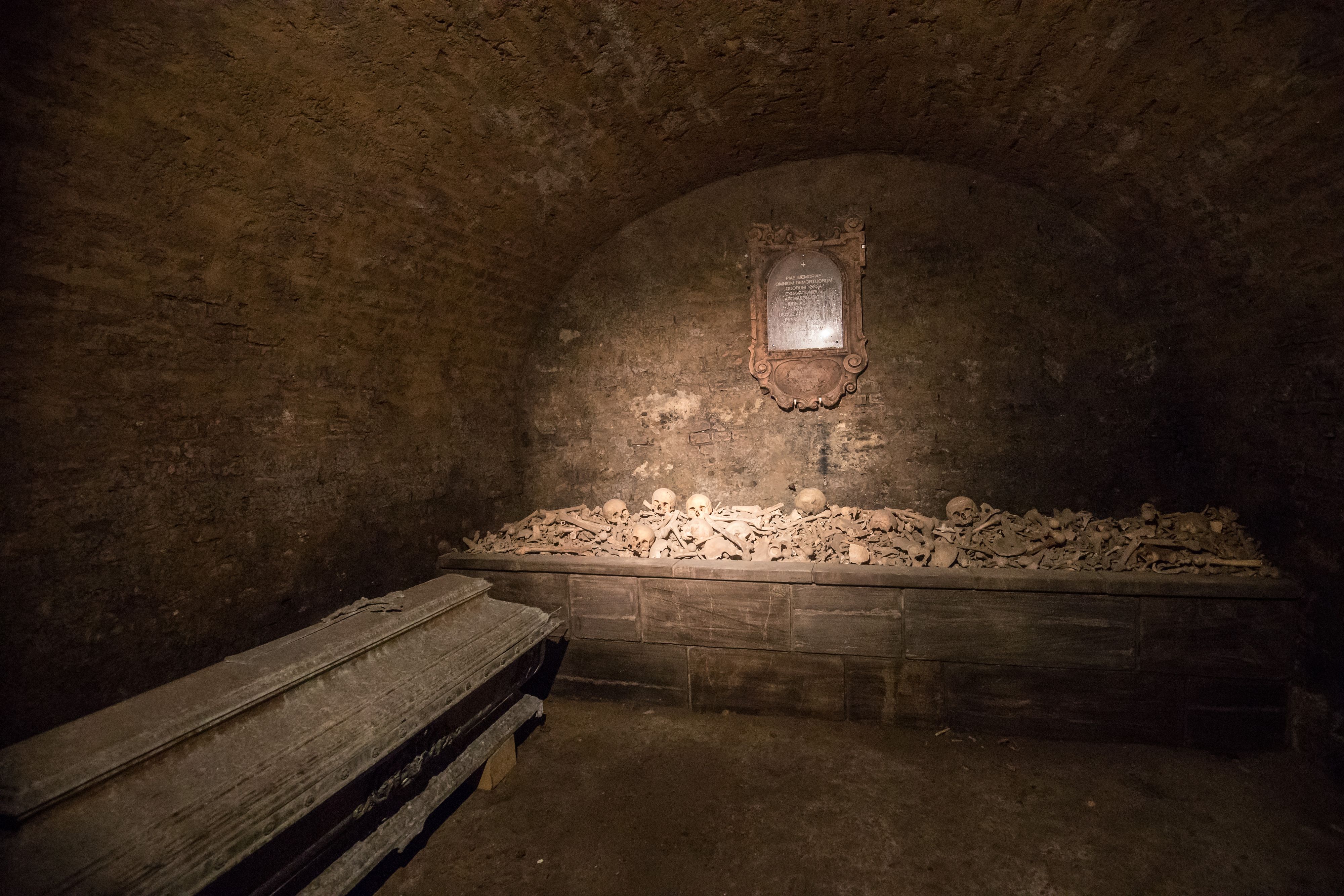 In den Katakomben des Wiener Stephansdoms haben Bischöfe und Kardinäle ihre letzte Ruhestätte. 