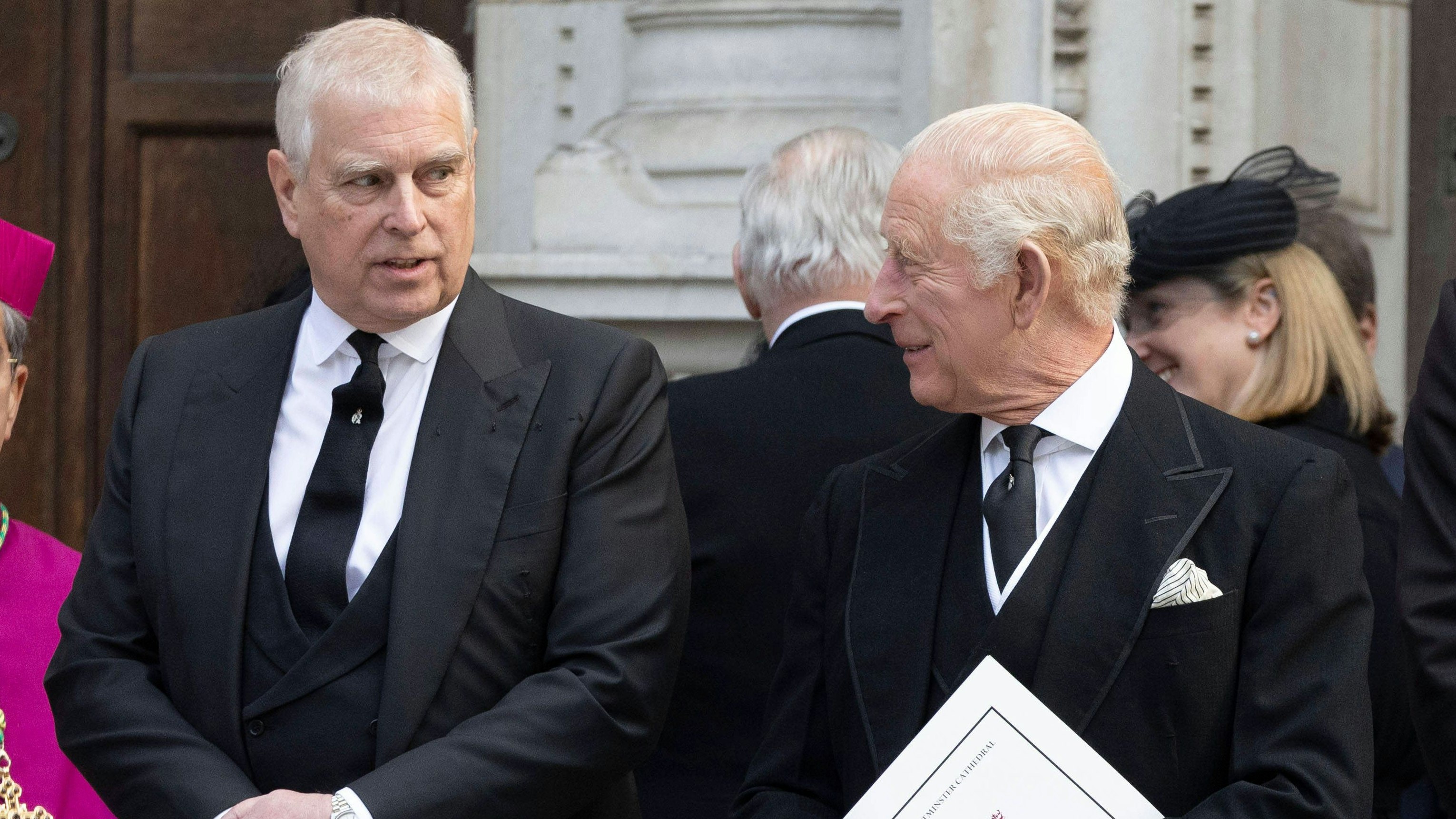 Heute.at - Prinz Andrew verliert Titel und muss aus Anwesen raus