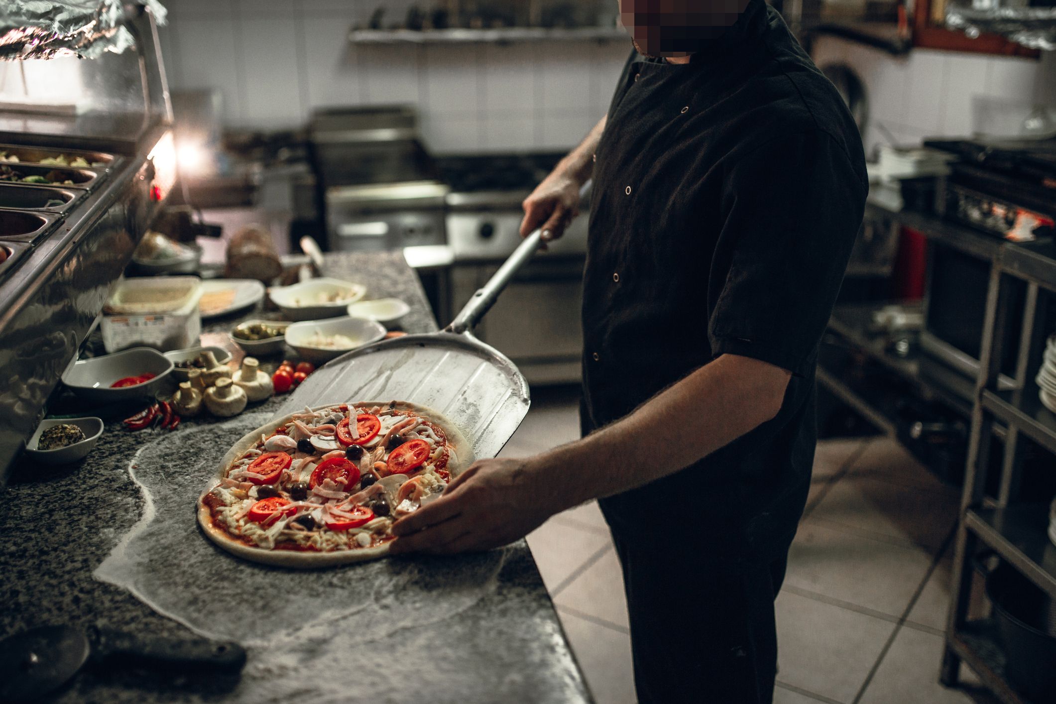 Pizza-Bäcker ging mit Steakmesser auf Wirt los