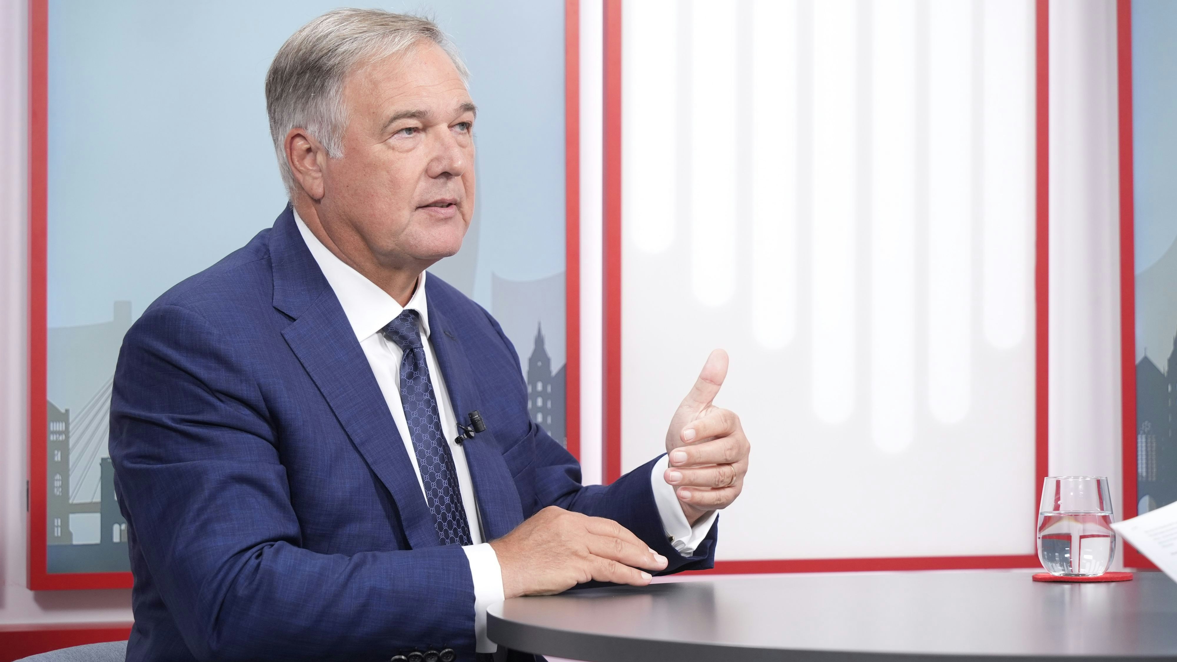 Walter Ruck spricht im Interview über Spardruck, Ortstaxe und eine Sonntagsöffnung im Handel.