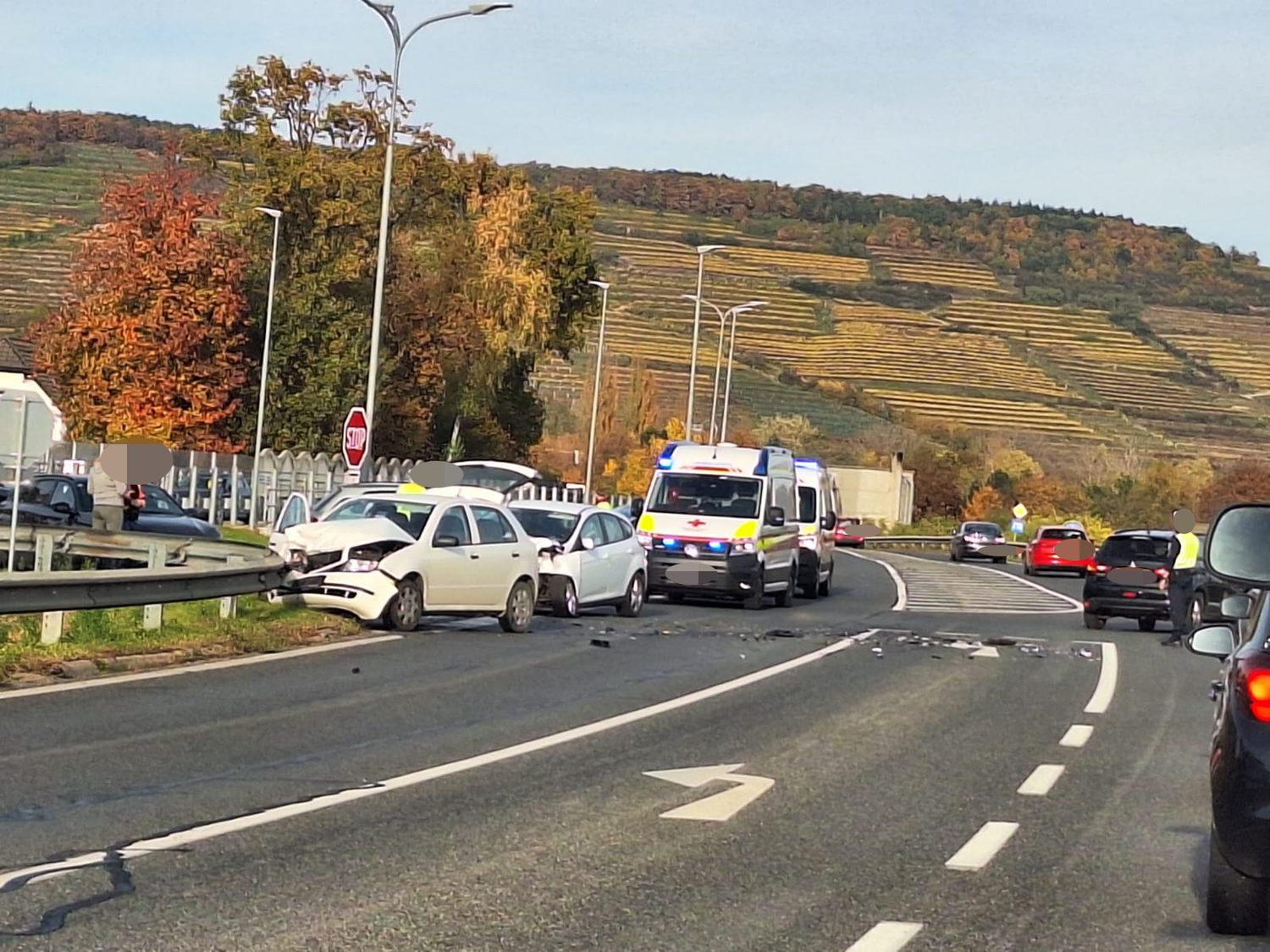 Der Mann erlitt durch die Kollision Verletzungen.