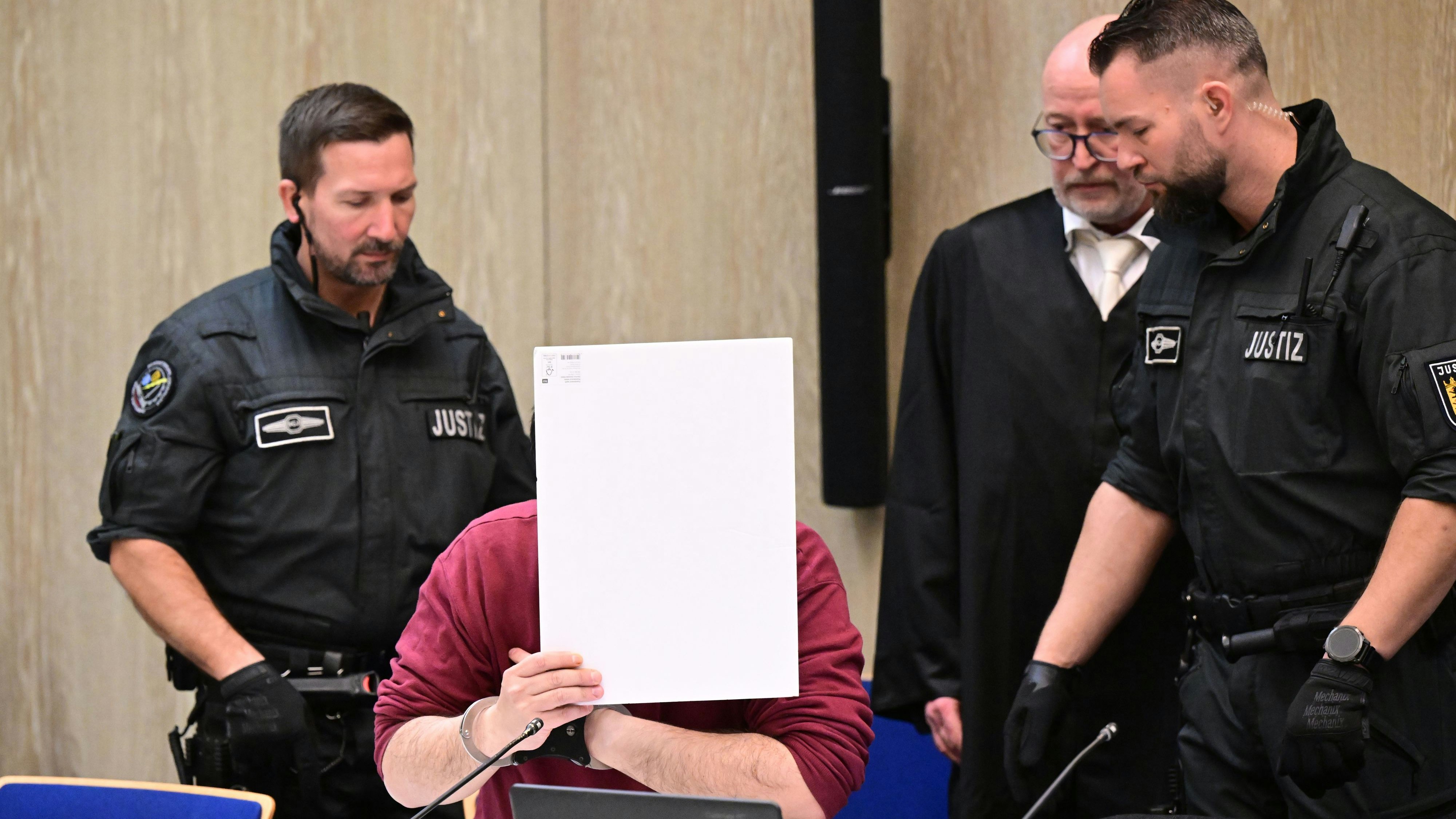 Heute.at - Zwei Tote – Prozess gegen Amokfahrer (40) startet