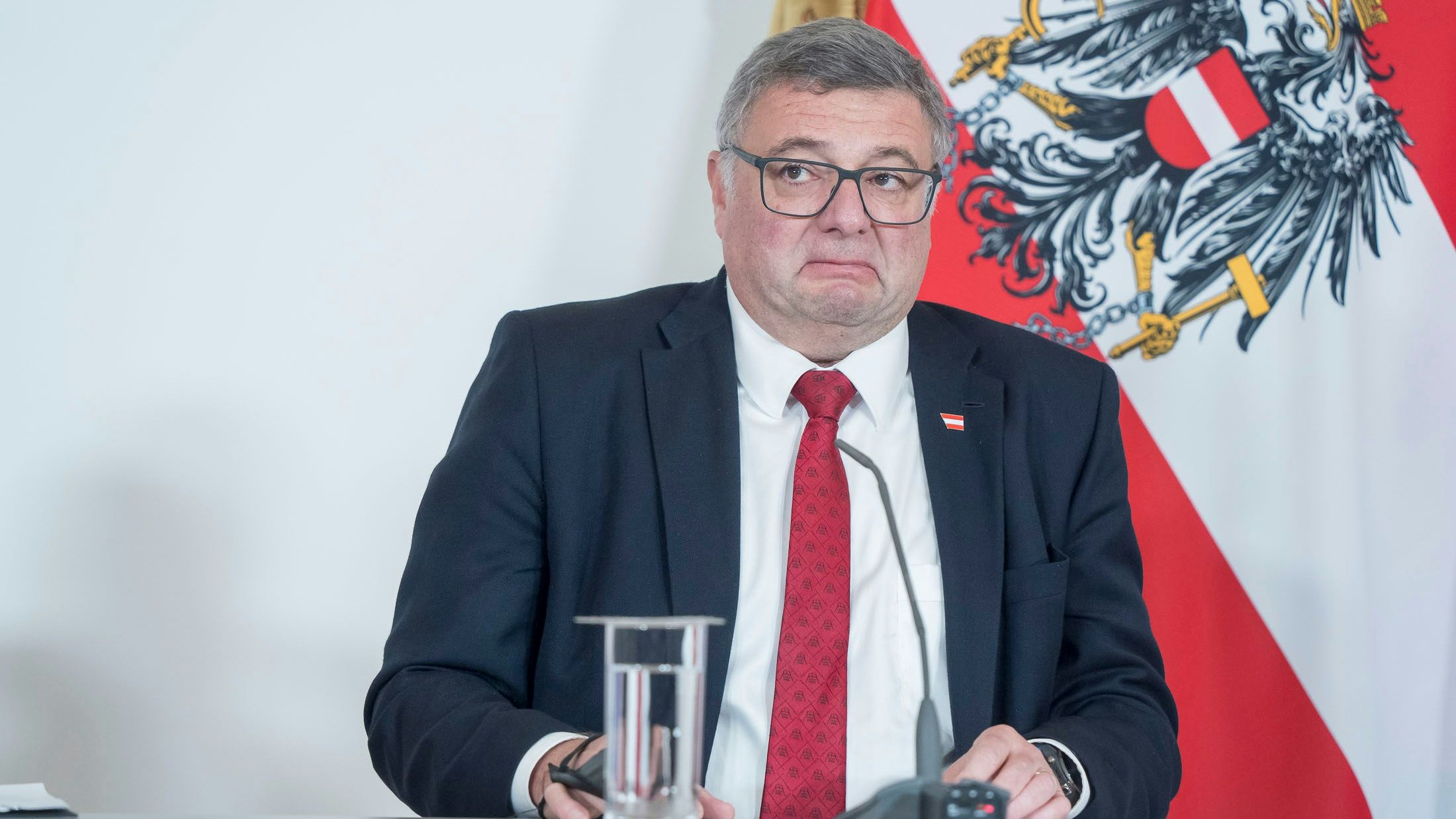 Ob Jörg Leichtfried, Staatssekretär für Staatsschutz, hier gefragt wurde, wie er die Arbeit der Regierung benotet?