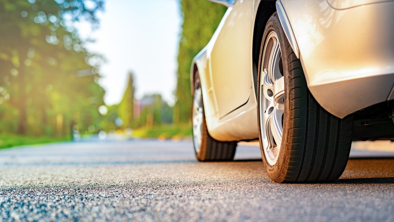 Heute.at - Lenkerin fährt zu früh los: Mann stirbt beim Einsteigen