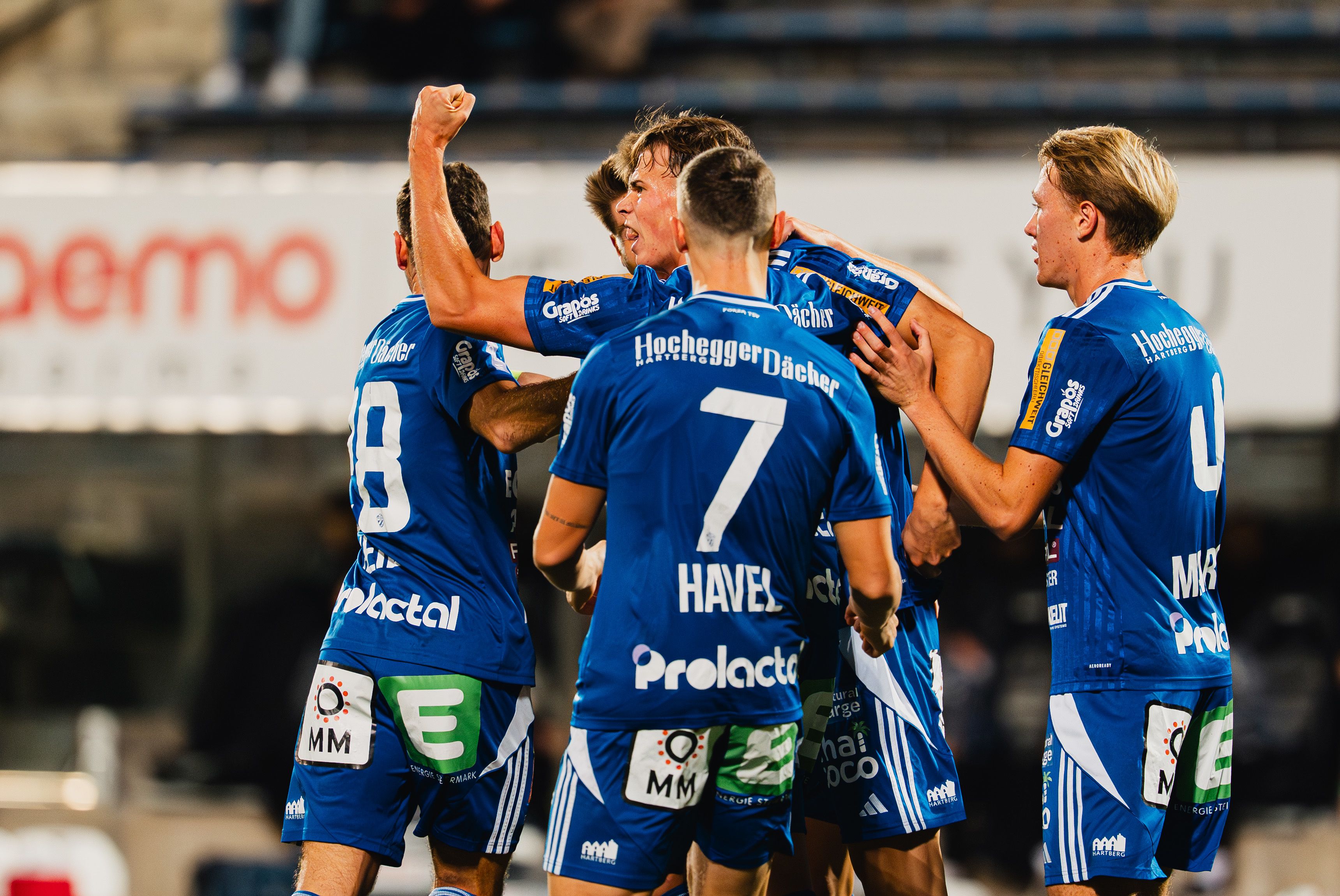 Dominik Vincze jubelt über seinen Treffer.