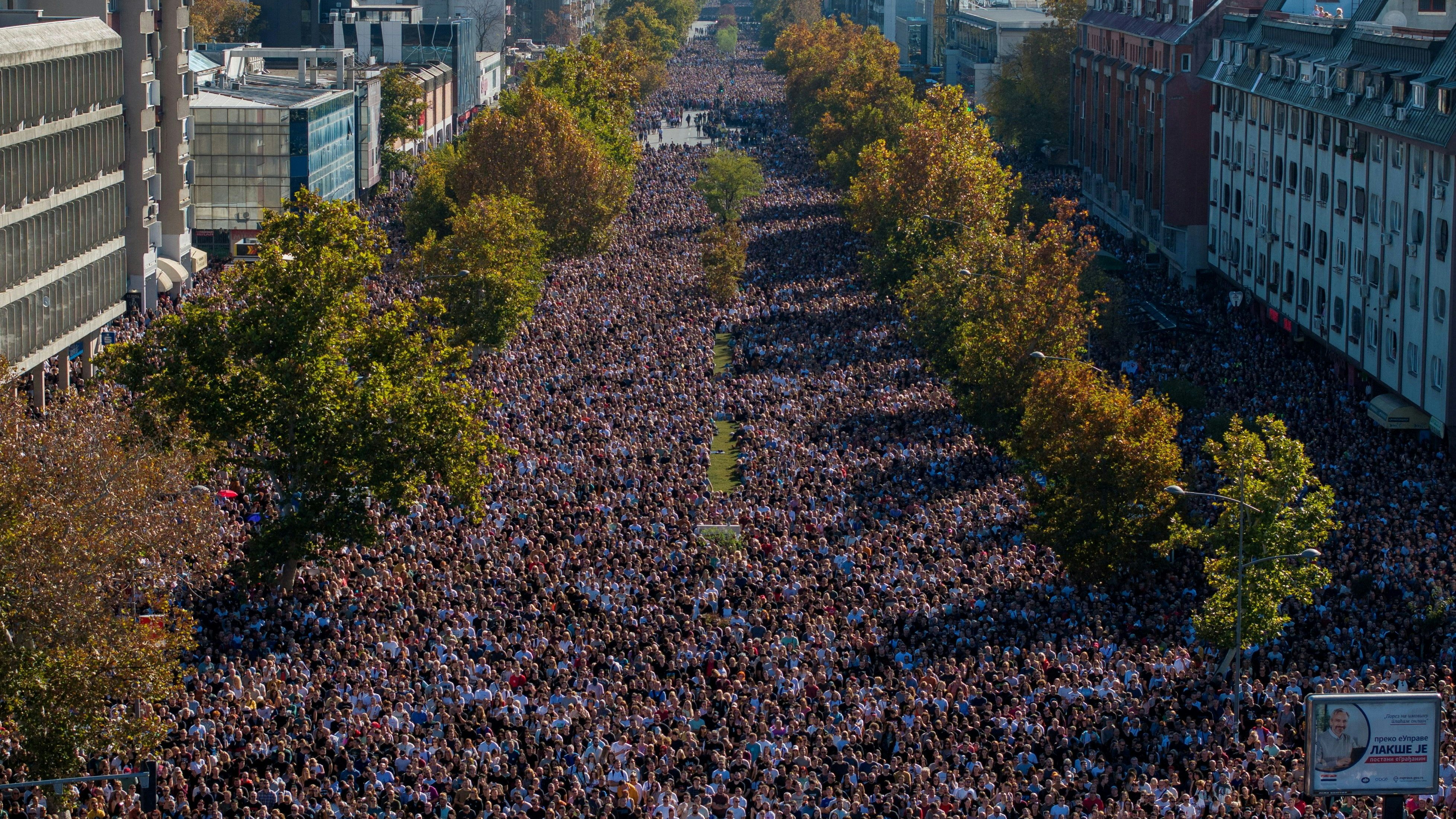 Heute.at - Tausende bei Protest ein Jahr nach der Bahnhofstragödie