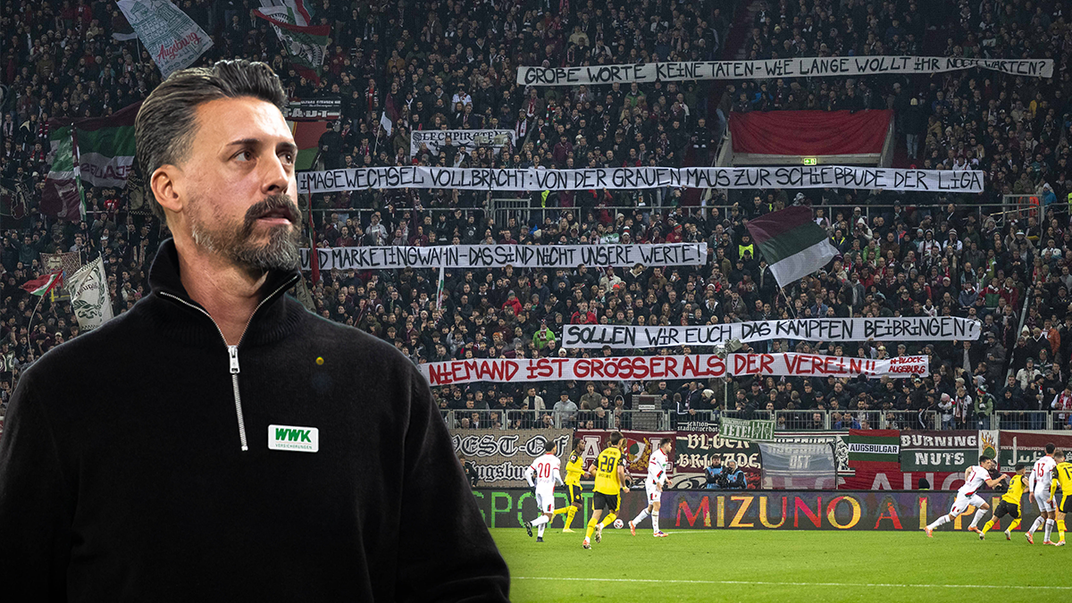 Die Augsburg-Fans protestierten gegen den deutschen Trainer Sandro Wagner. 