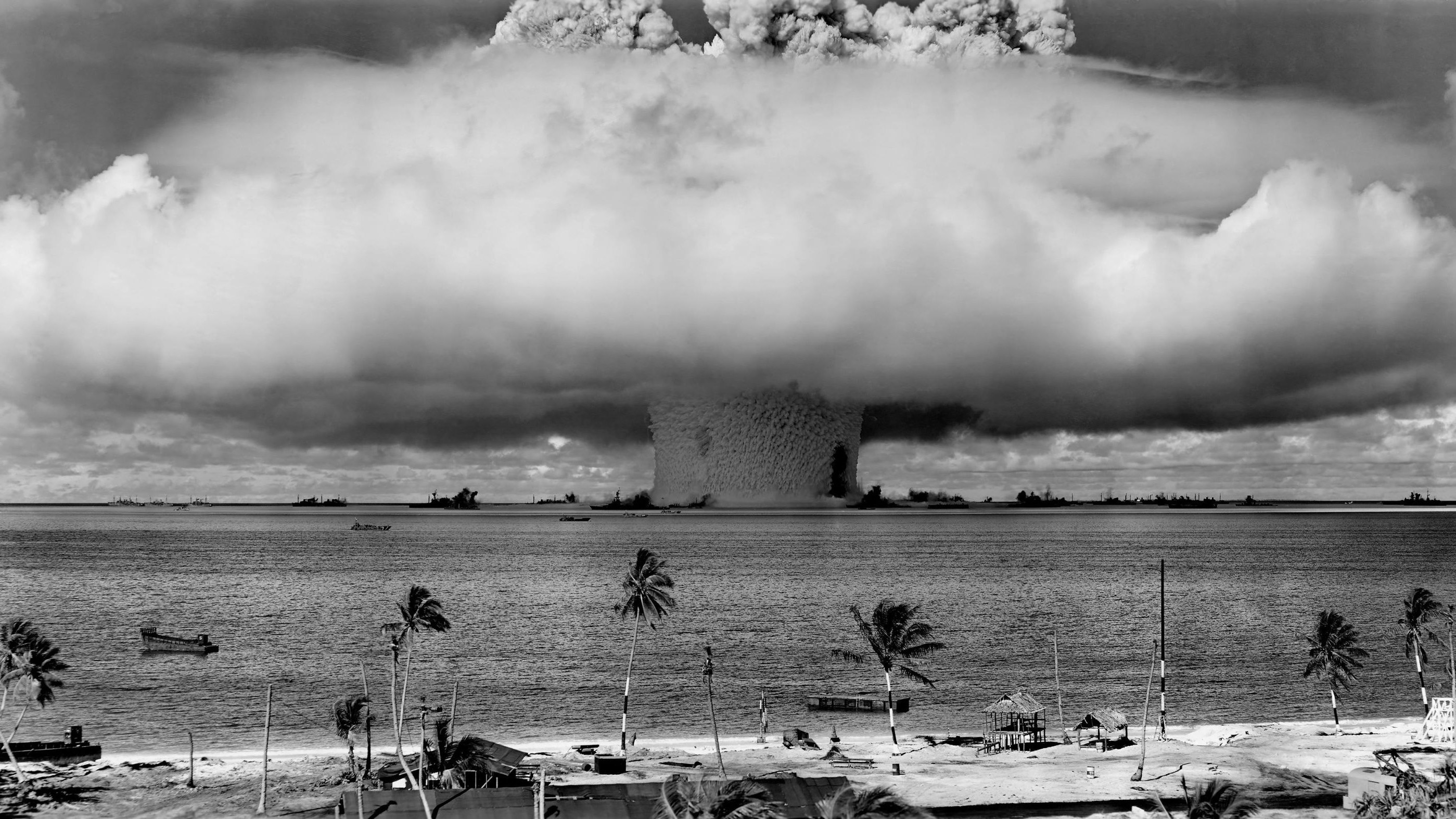 Der "Baker"-Tests von Operation Crossroads am 25. Juli 1946 wurde zur "nuklearen Katastrophe". Die Umgebung wurde so stark verstrahlt, dass der Atoll bis heute unbewohnbar ist.