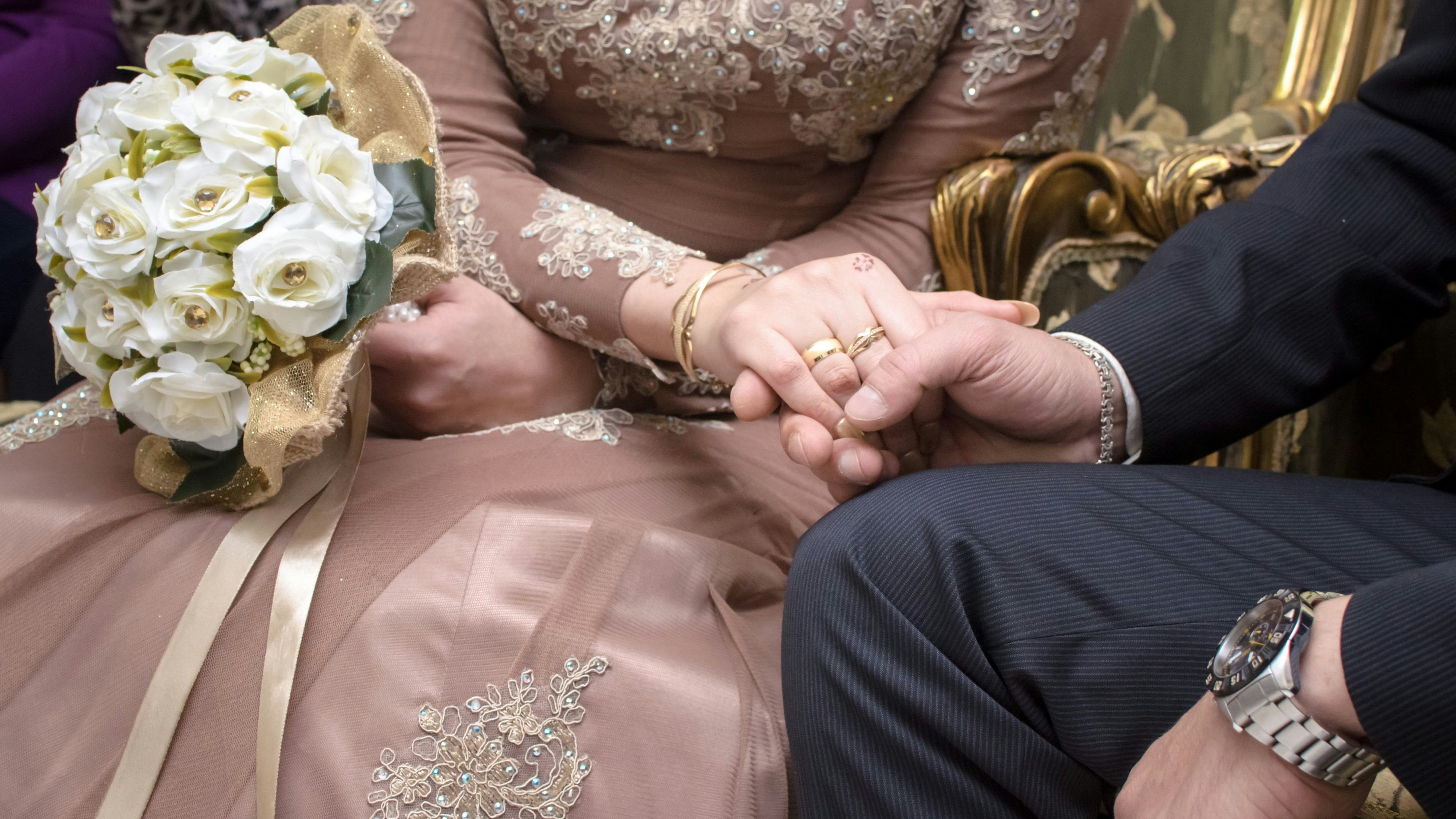 Heute.at - Scheinehe bekannt! Afghanin bekommt Visum in Österreich