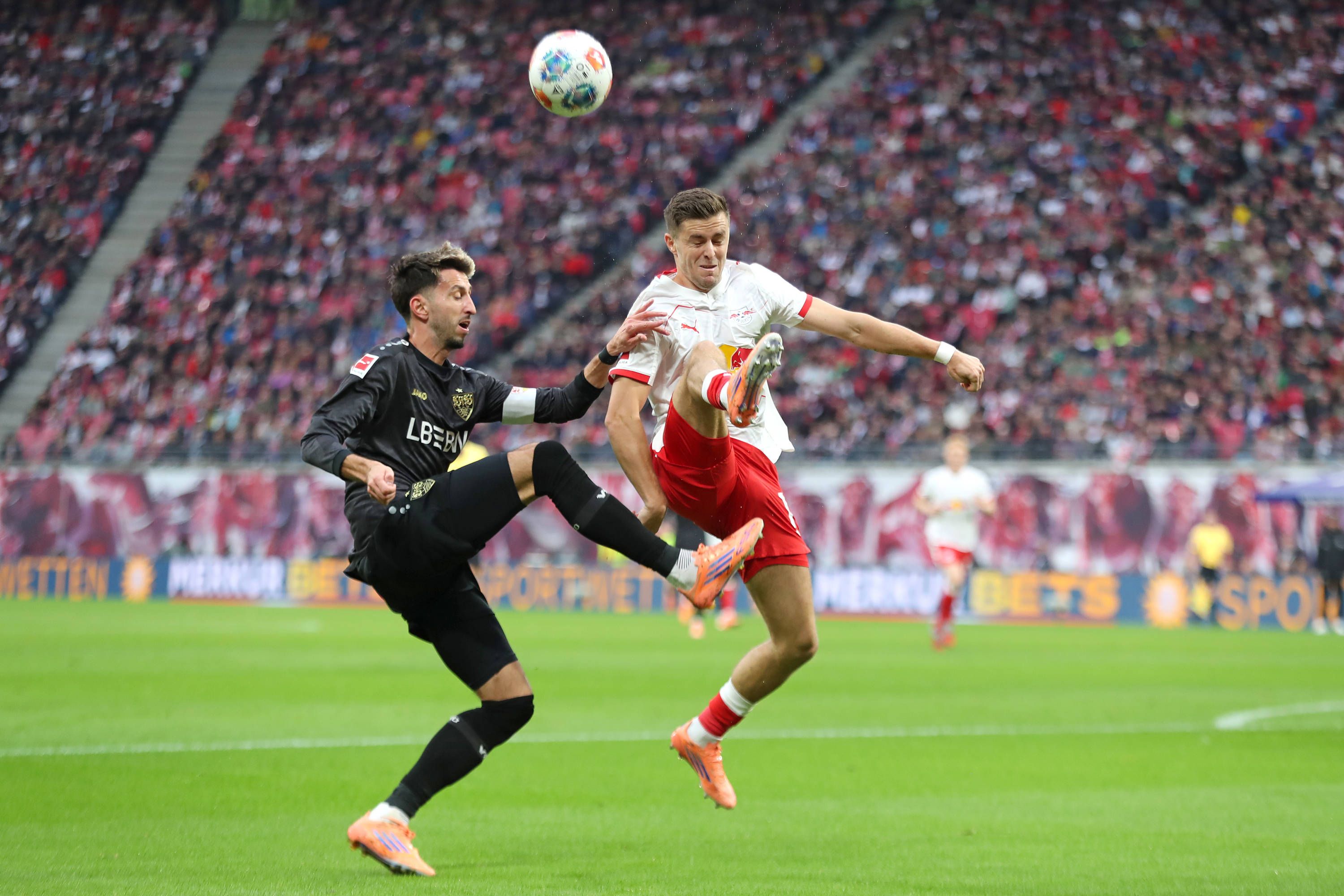 Christoph Baumgartner im Duell gegen Stuttgart.