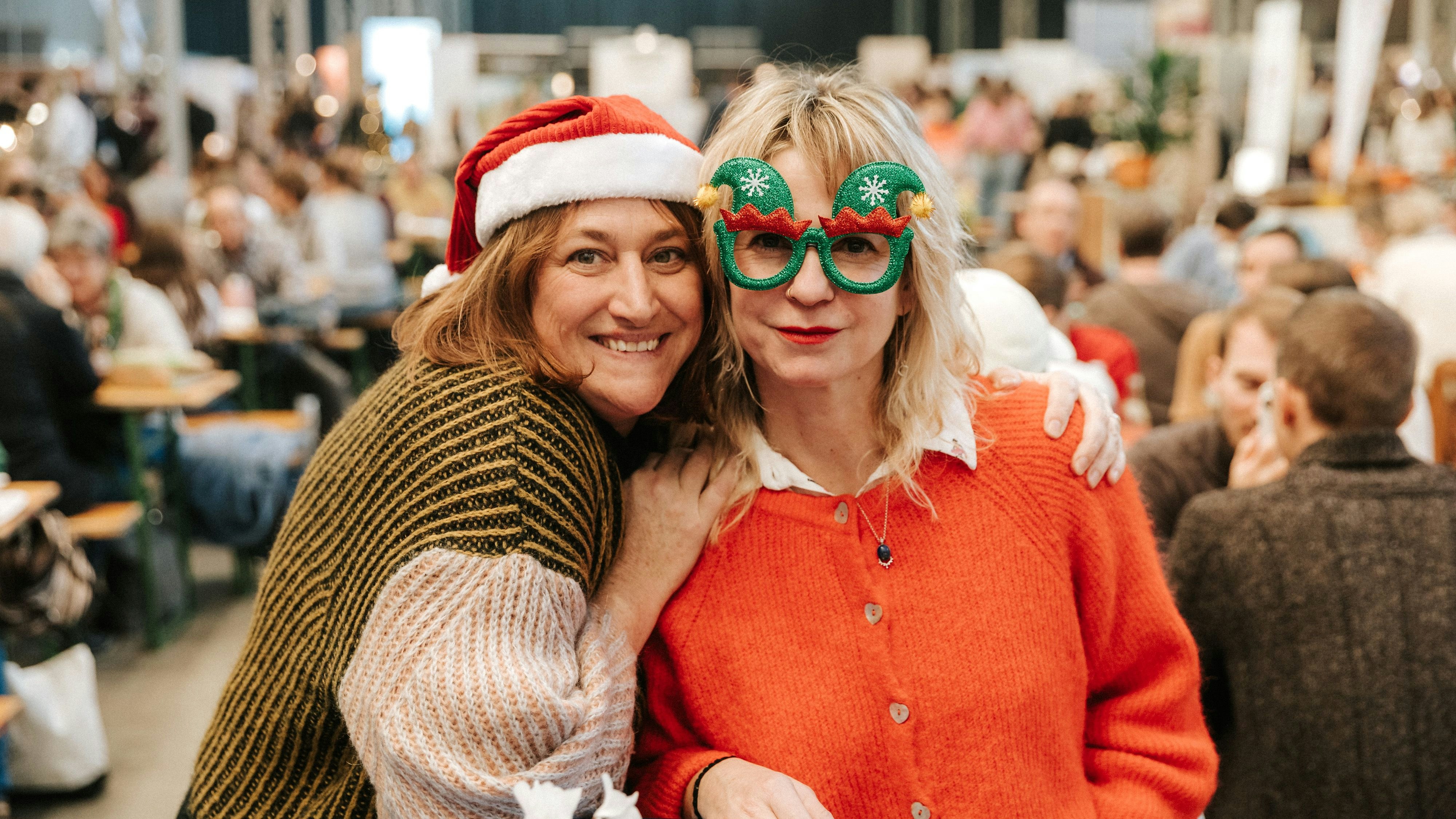 Die Edelstoff-Gründerinnen Sabine Hofstätter und Simone Aichholzer (v.l.)