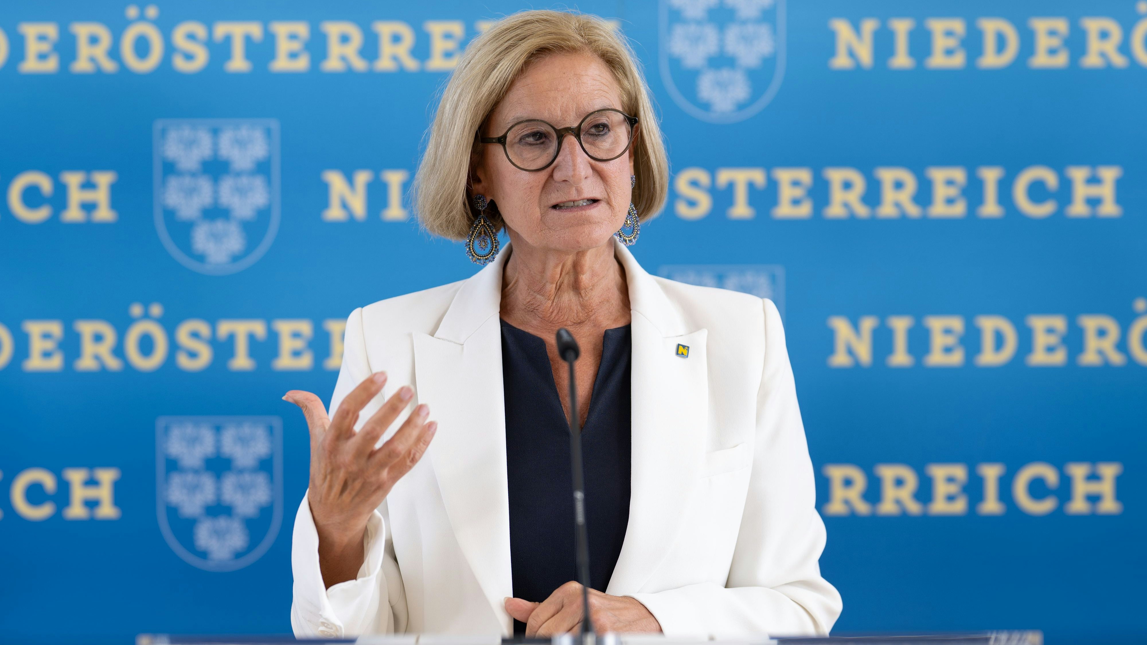 Niederösterreichs Landeshauptfrau Johanna Mikl-Leitner (ÖVP): "Arbeitnehmer im ländlichen Raum auf ihrem Weg zur Arbeit uterstützen."