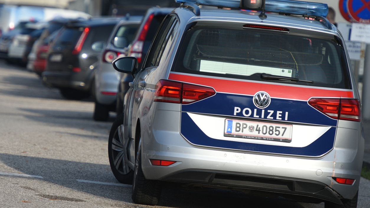 Heute.at - Nach Reifenplatzer fehlen Mann tausende Euro