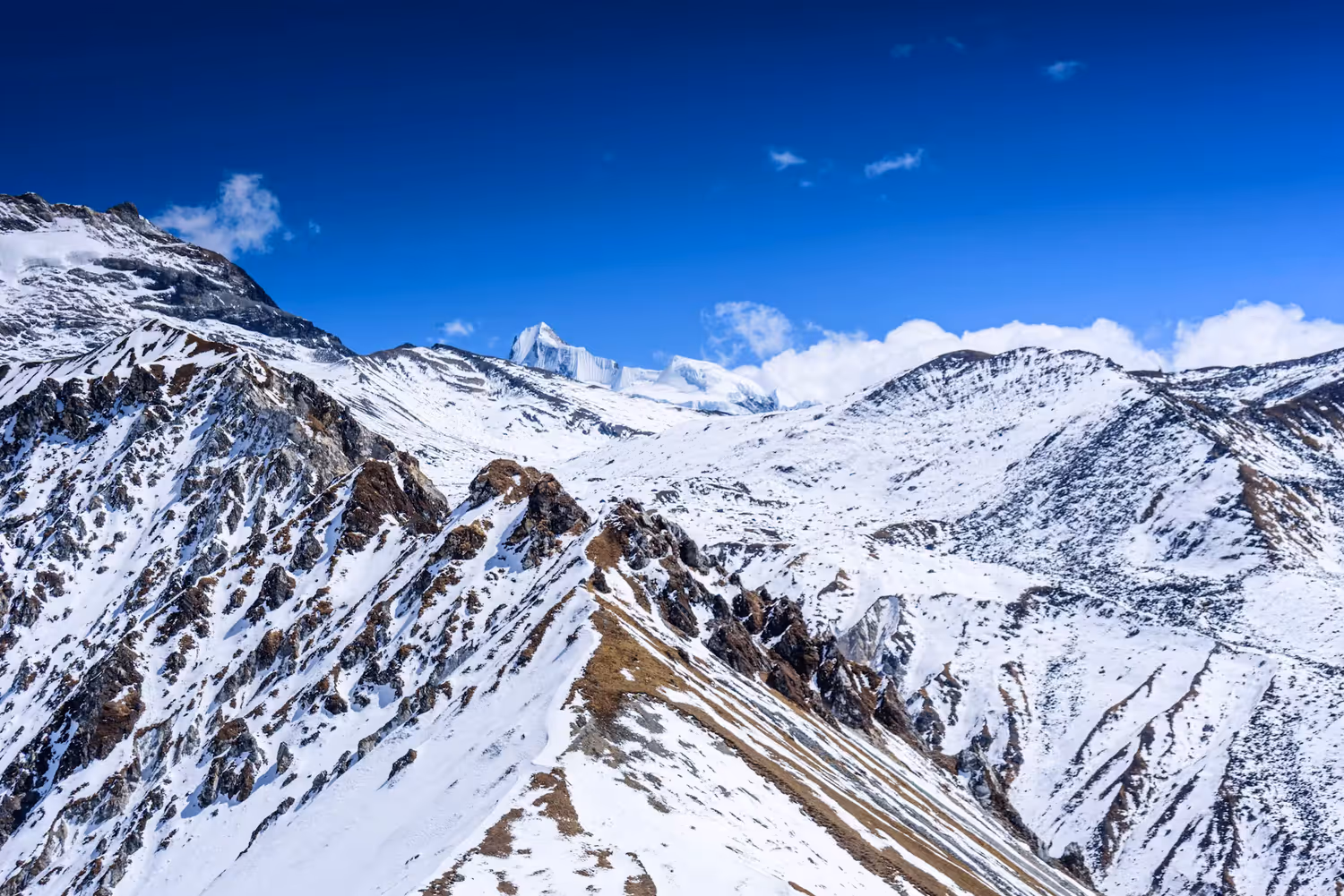 Am Berg Yalung Ri sind drei Menschen bei einem Lawinenunglück gestorben. (Symbolbild)