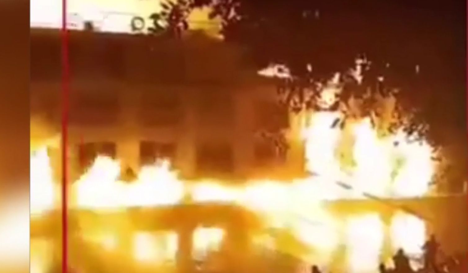 Auf dem Nil ist ein Kreuzfahrtschiff in Brand geraten.