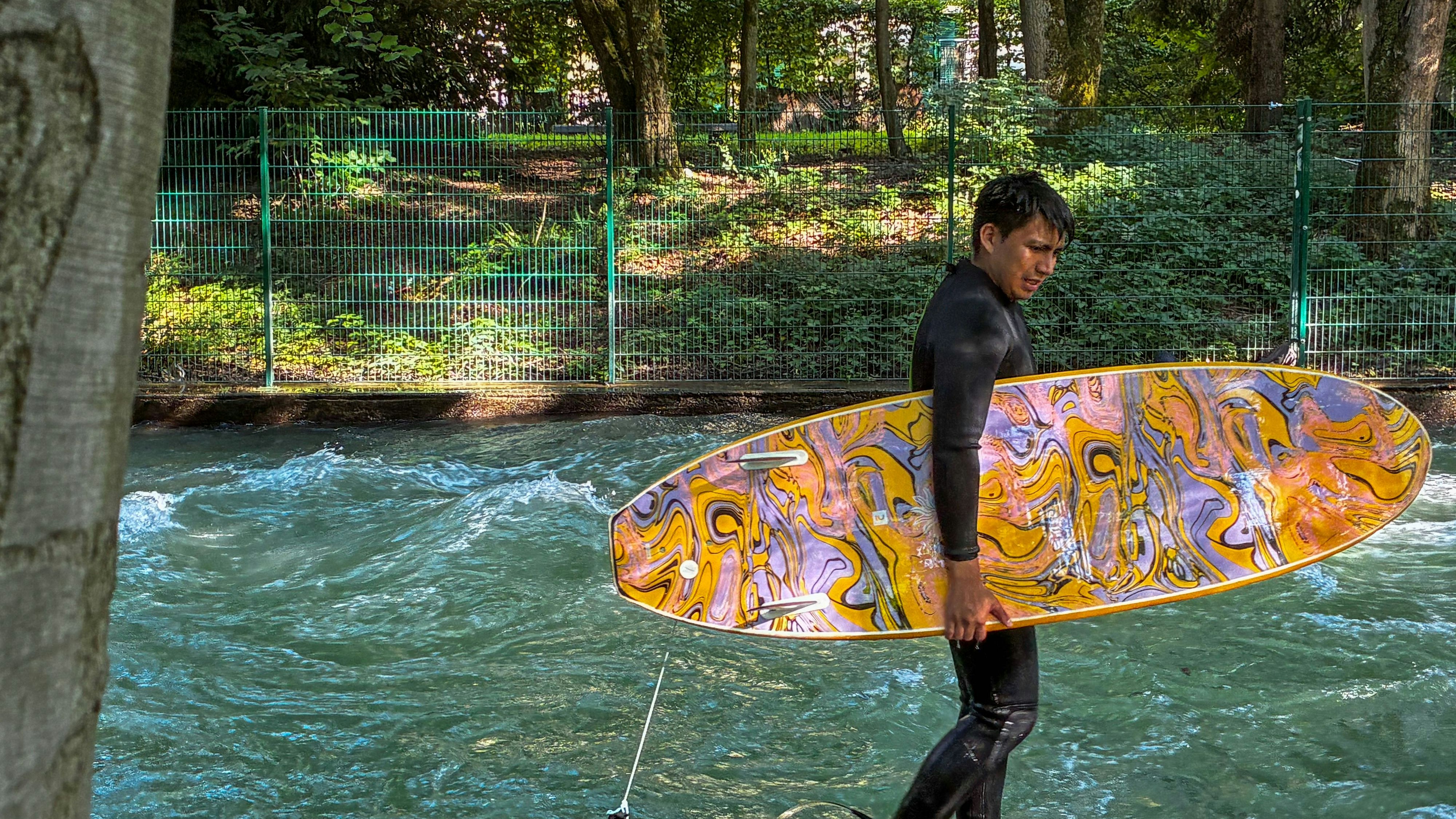 Heute.at - Die berühmte Surfwelle am Eisbach ist verschwunden