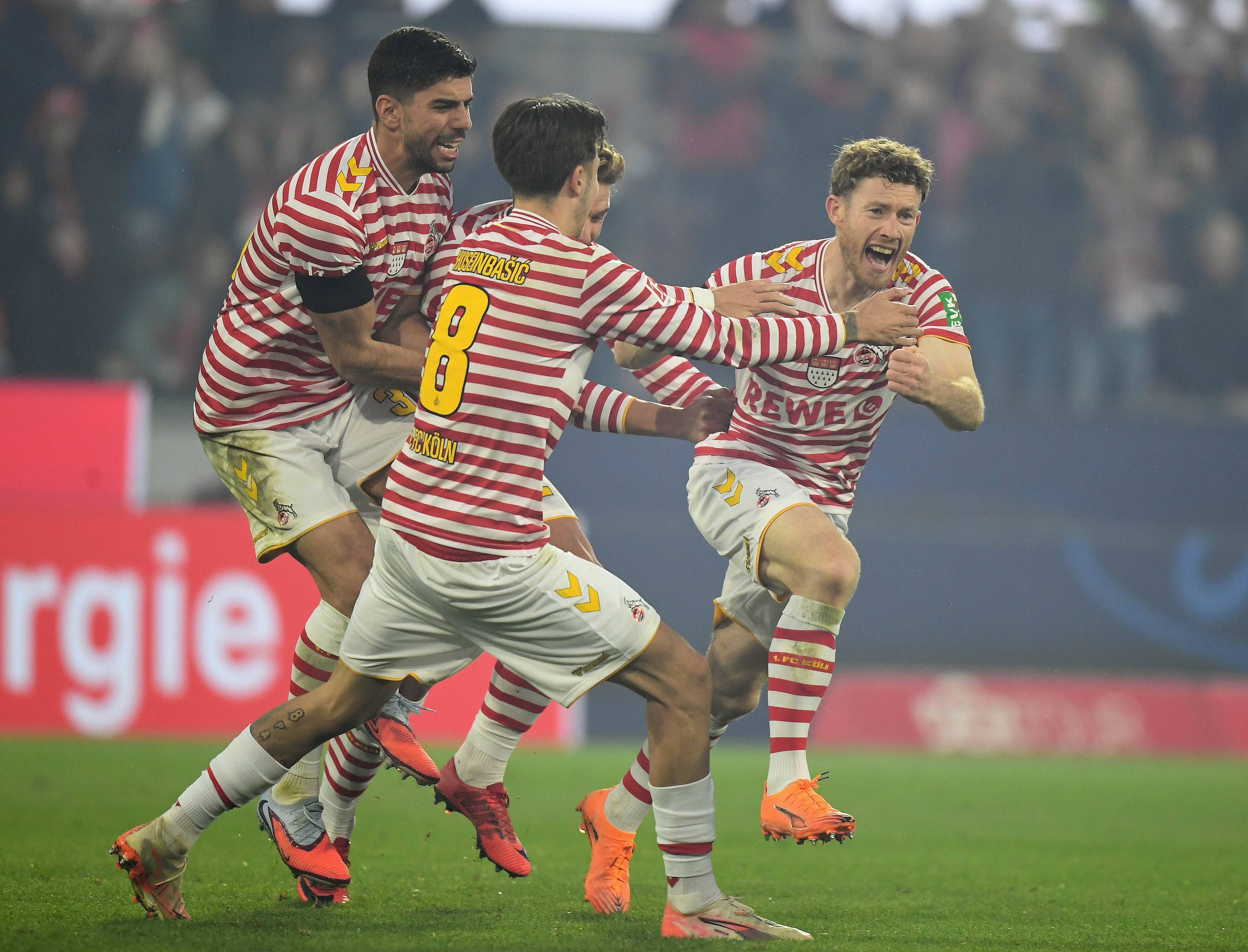 Florian Kainz (r.) erzielte sein erstes Saisontor.