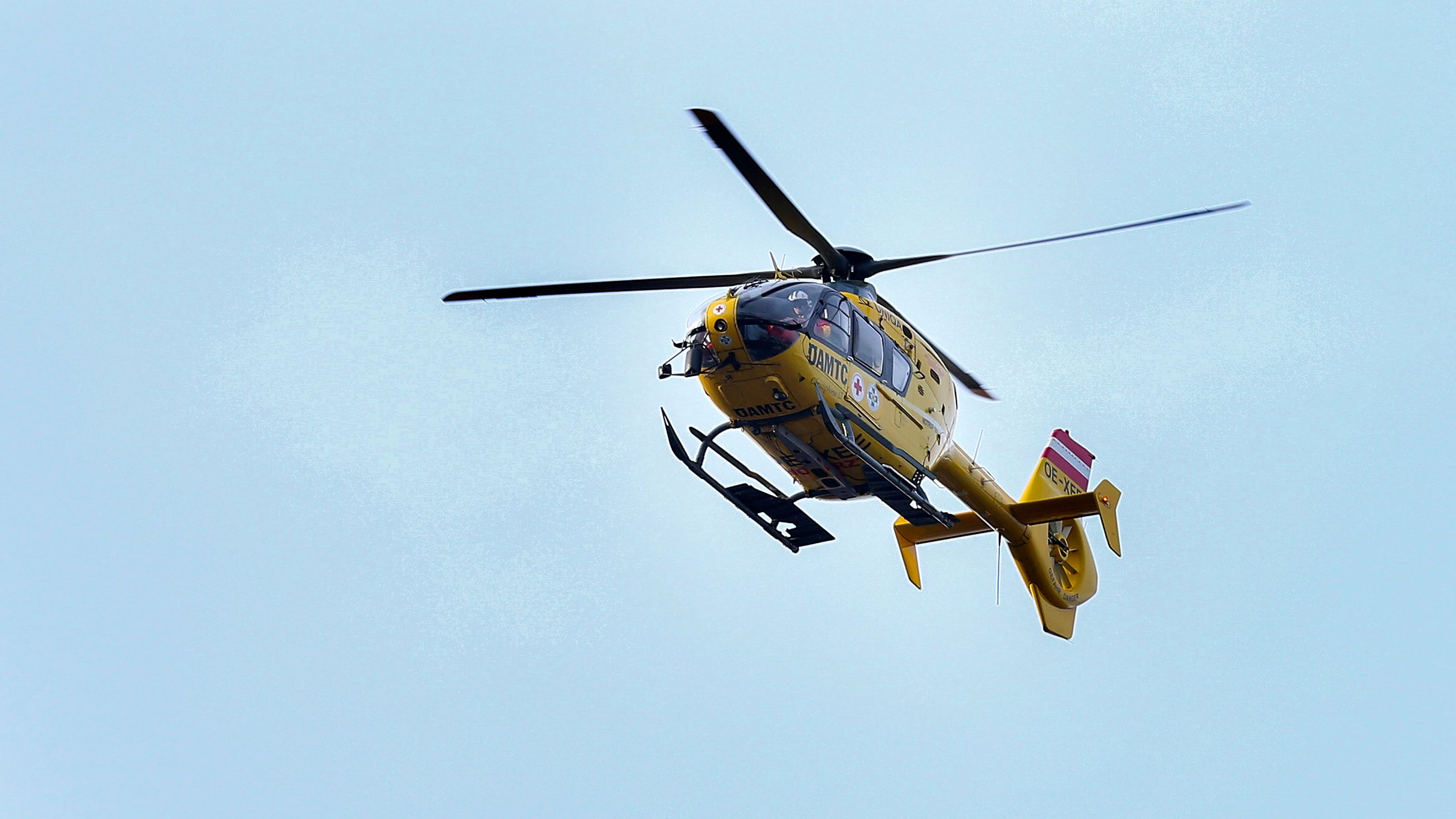 Heute.at - Nach Sprung – 16-Jähriger kracht mit Bike gegen Baum