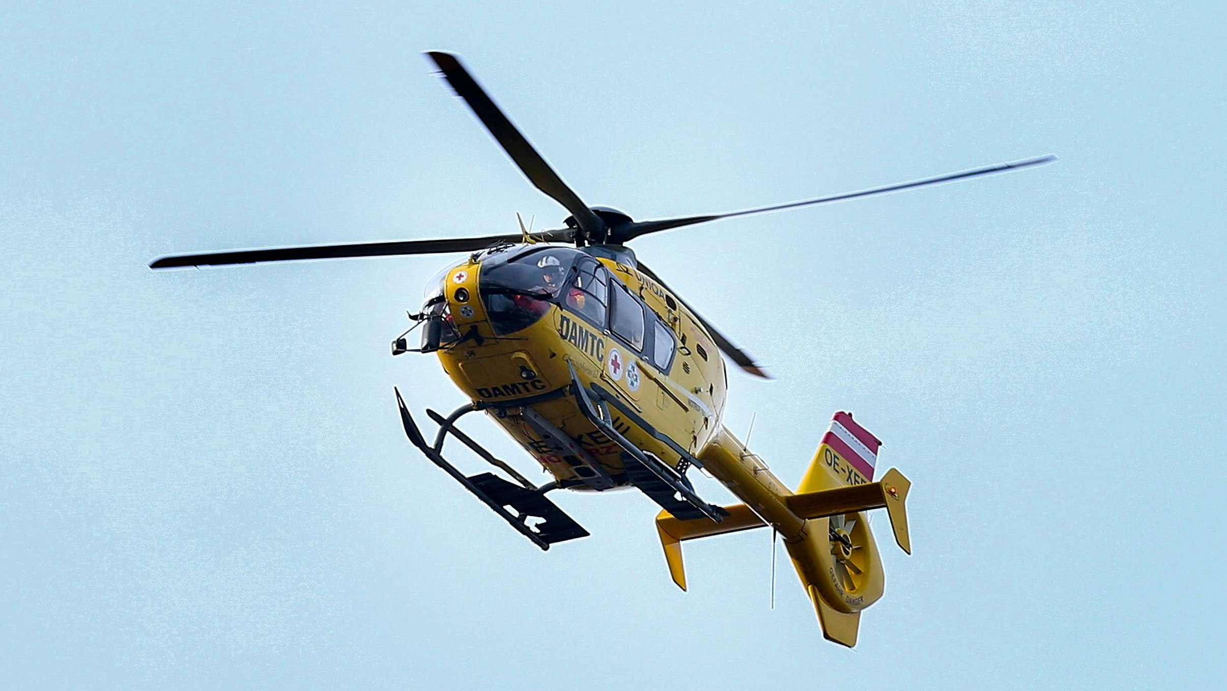 Heute.at - Kippte um – Fußballerin rettet Schiri das Leben