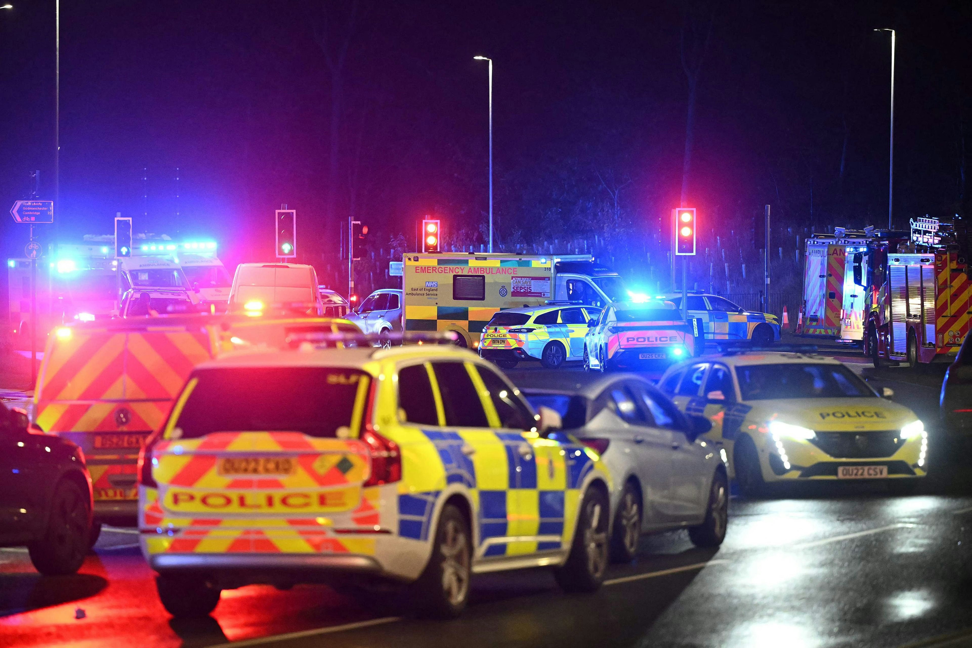 Ein Großaufgebot von Polizei und Rettungskräften wurde in der 24.000-Einwohner-Stadt Huntingdon zusammengezogen