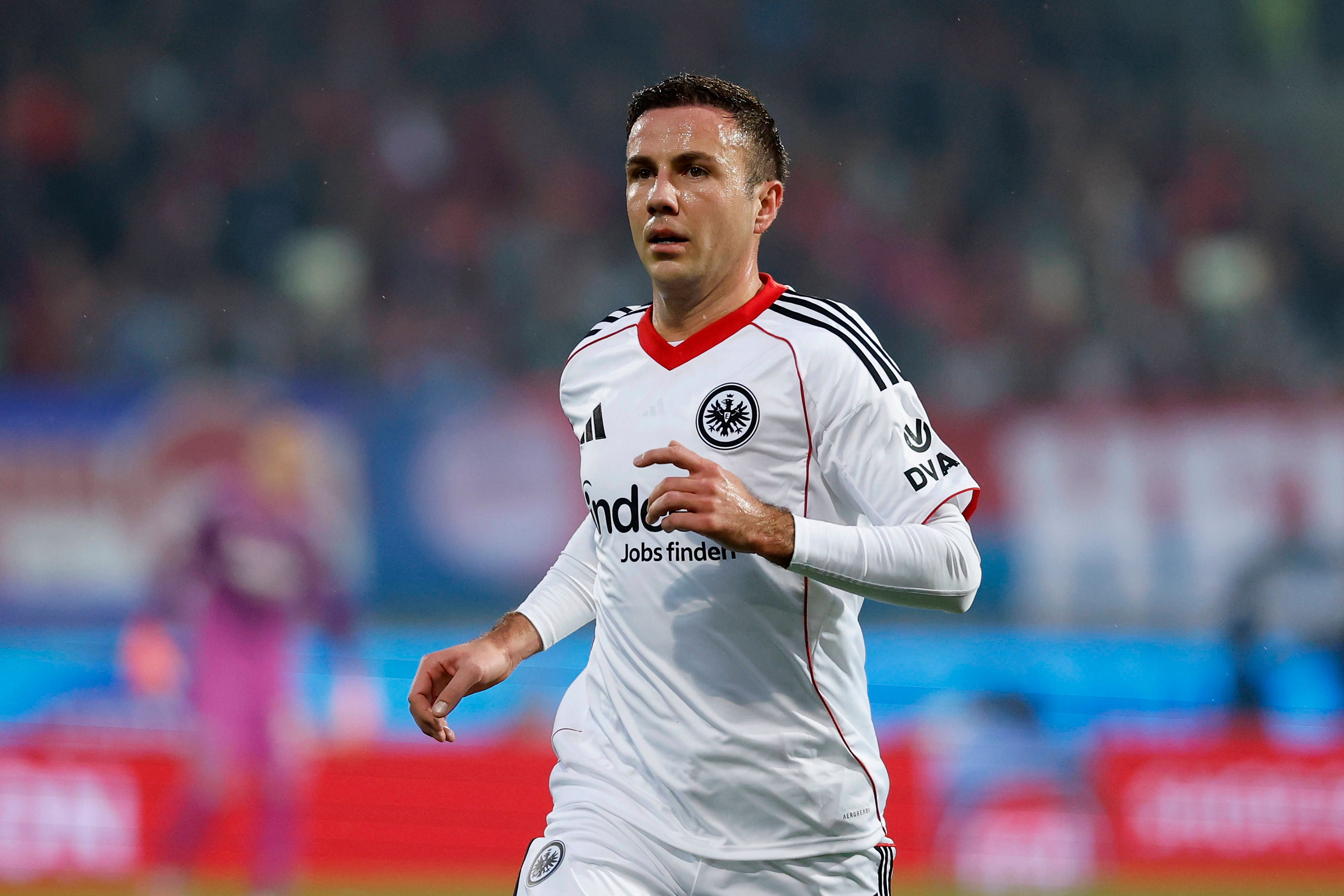 Die neue Haarpracht des WM-Goldtorschützen von 2014 ist nicht zu übersehen.