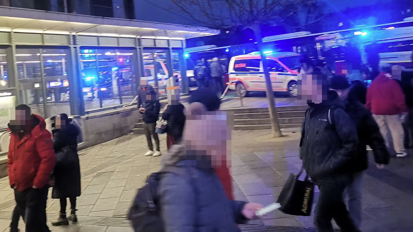 Heute.at - Polizei nimmt 17-Jährigen vor Augen der Eltern fest