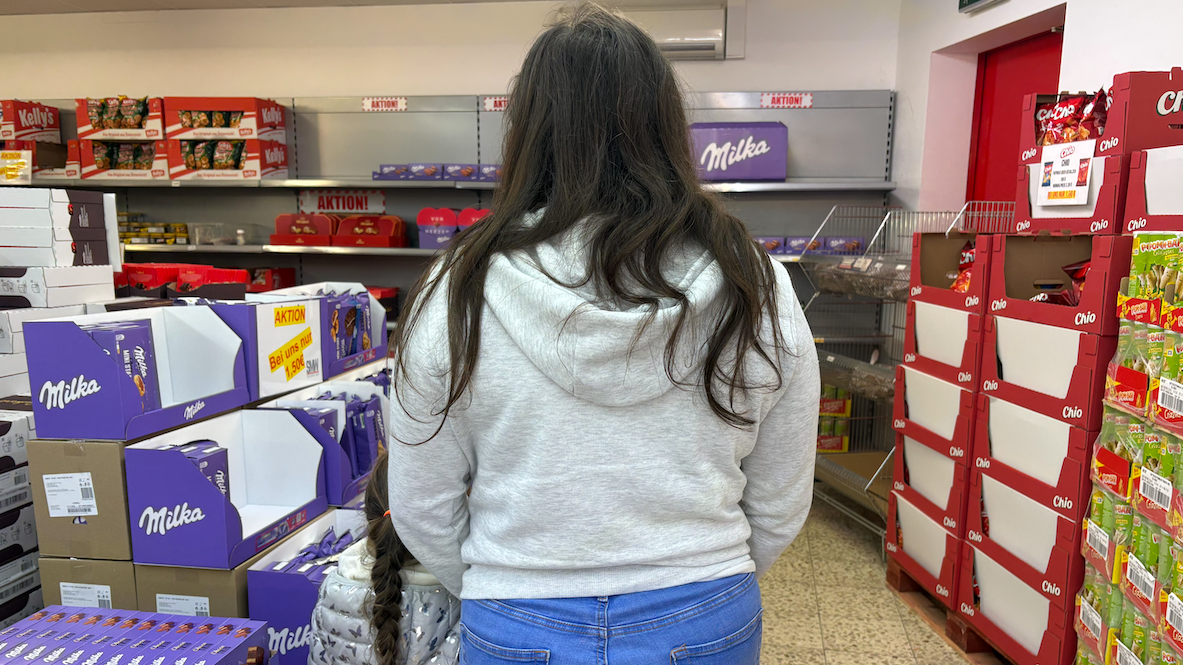 Heute.at - Muss bei Geschenken sparen – Teuerung belastet Mutter