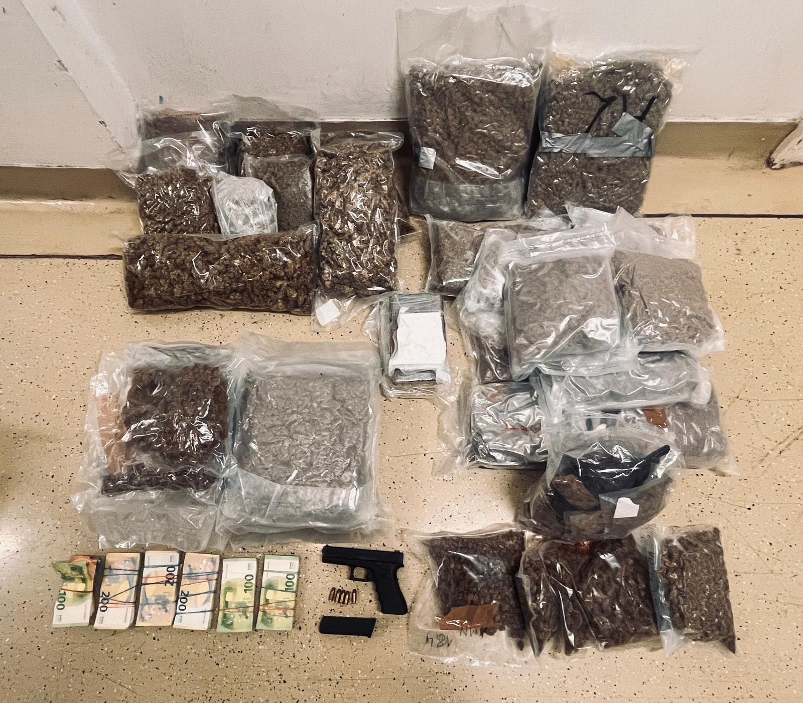 Ein mutmaßlicher Drogendealer und sein Lieferant wurden festgenommen.