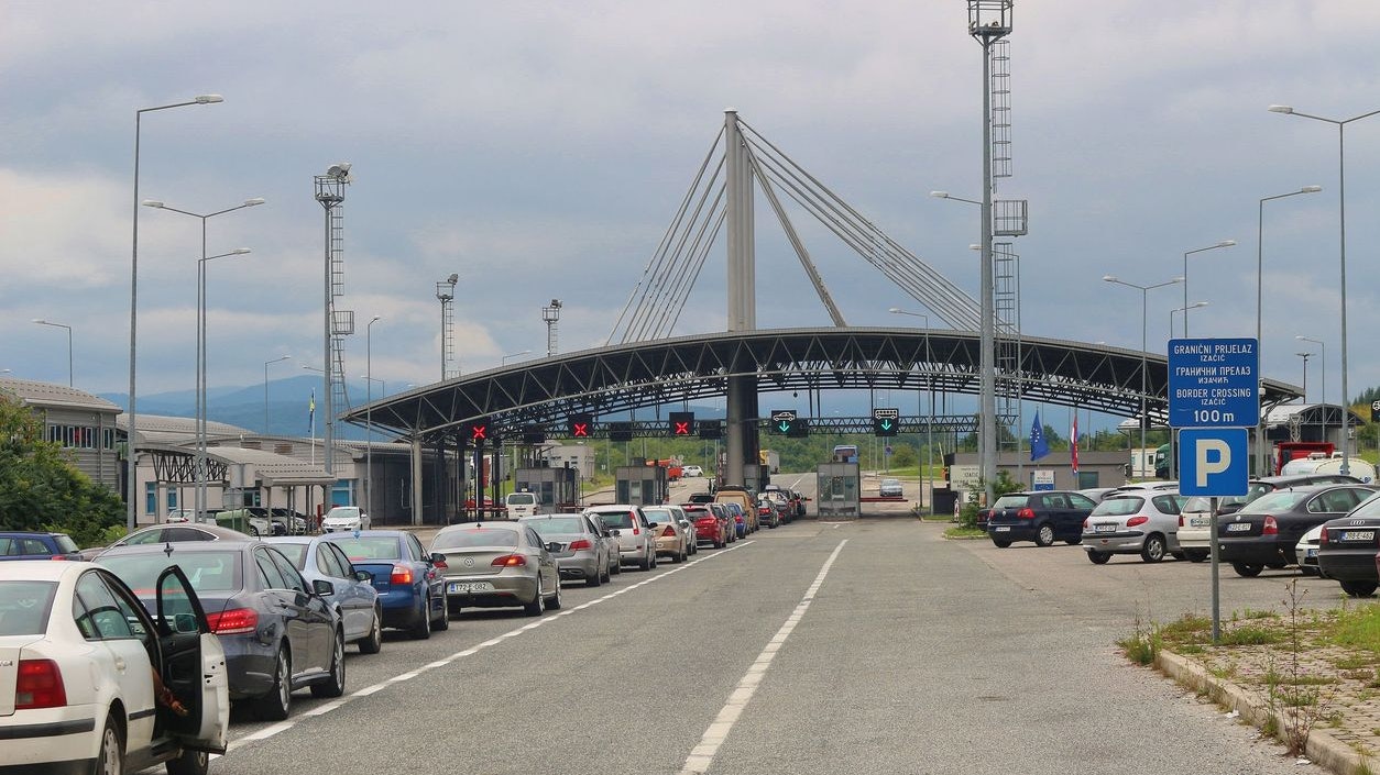 Heute.at - Mann muss an Kroatien-Grenze saftige Strafe brennen