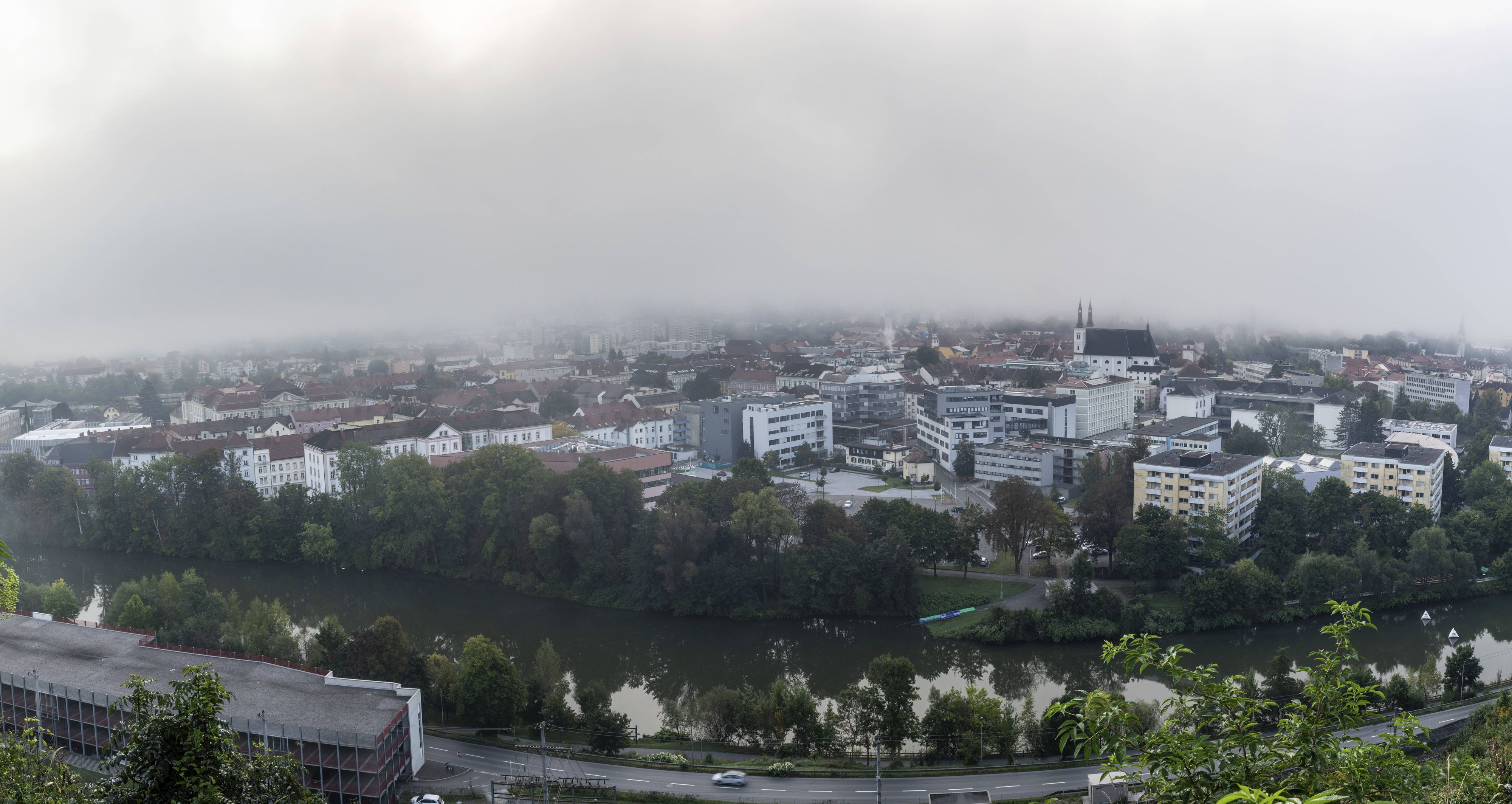 Der Nebel verzieht sich am Dienstag rasch und ein sonniger Novembertag steht bevor.