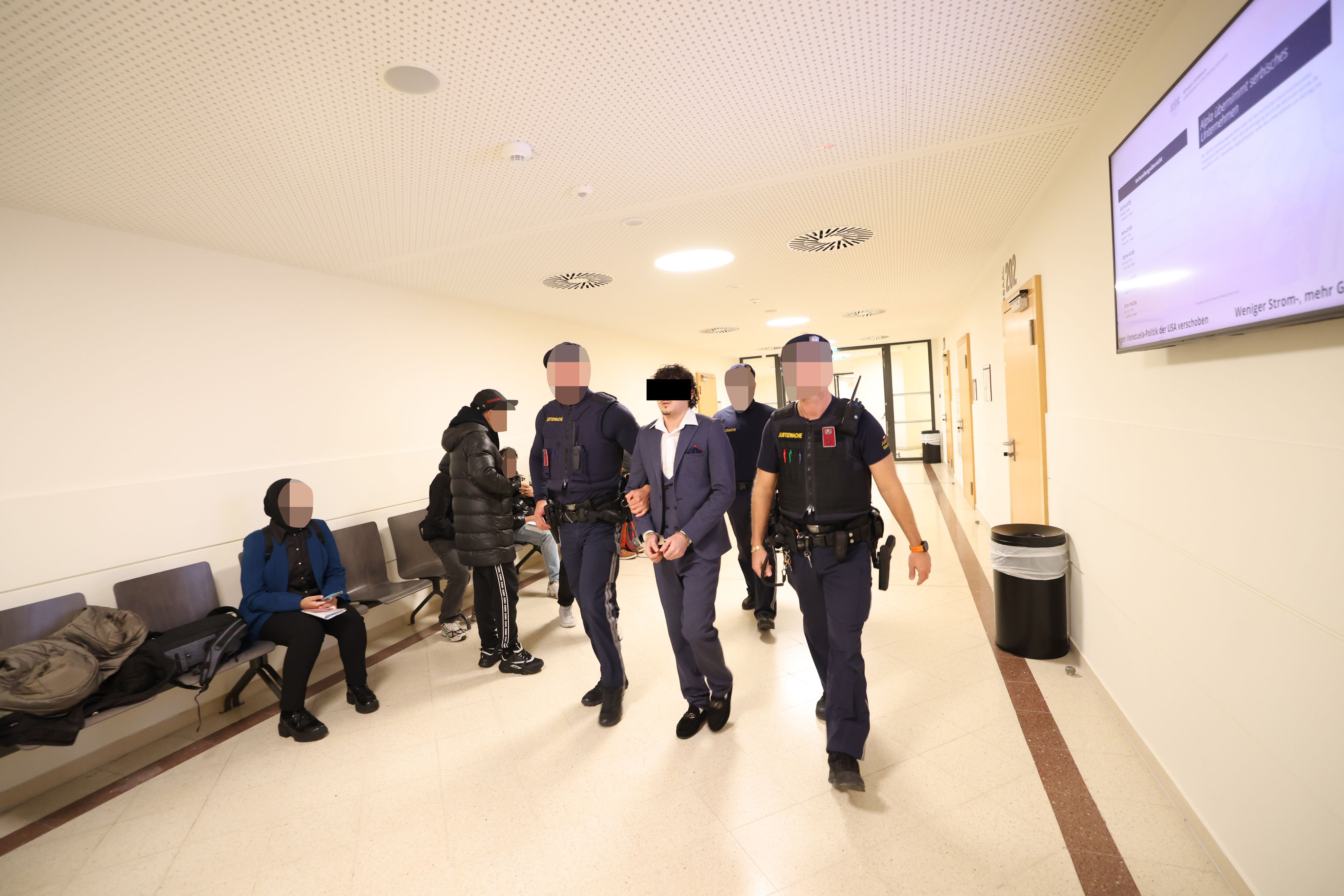 Syrer (21) stand wegen Mordversuchs vor Gericht in Wien.