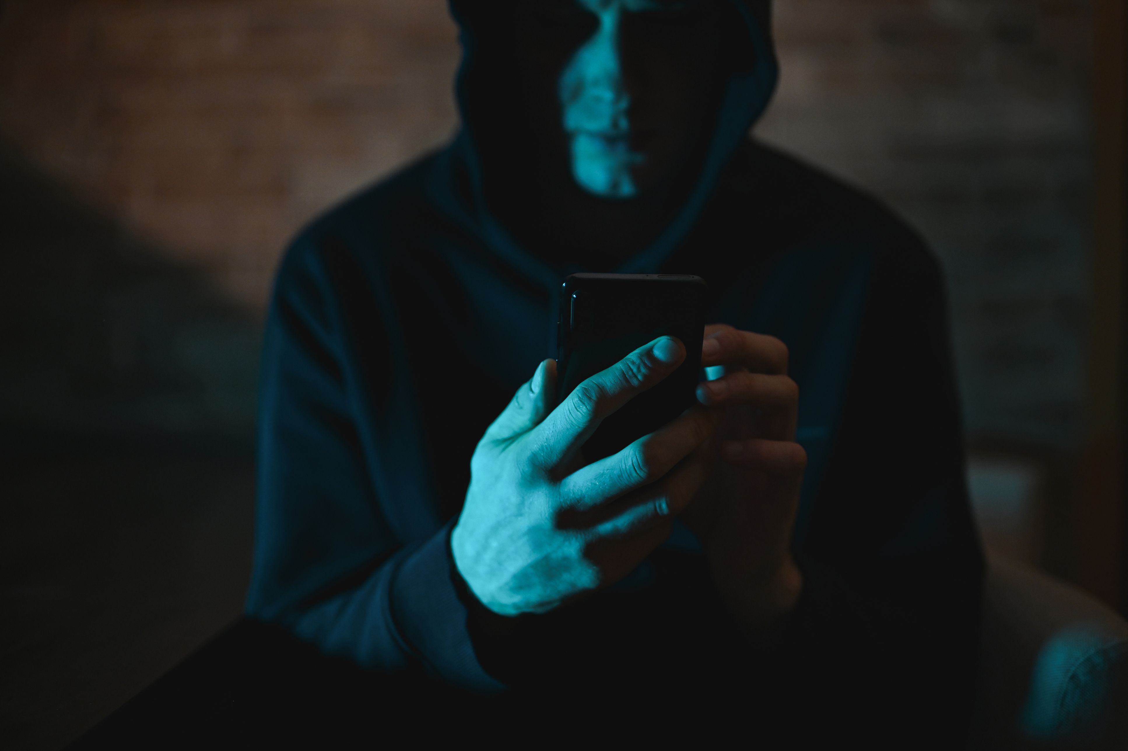 Dem 16-Jährigen in U-Haft wird vorgeworfen, in mindestens elf Fällen Kontakt zu potenziellen Opfern gesucht zu haben.