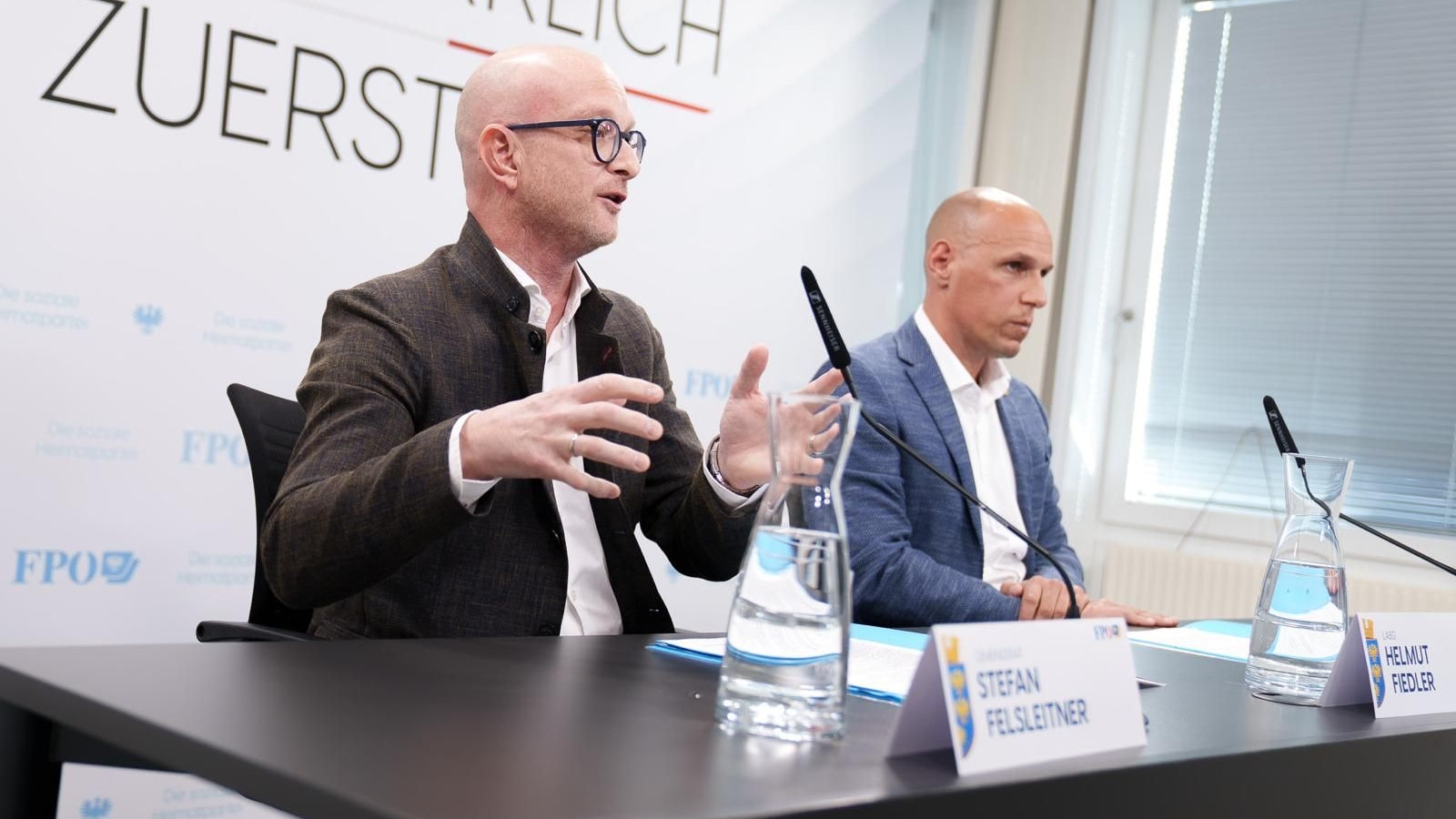 Felsleitner und Fiedler bei der Pressekonferenz der FPÖ