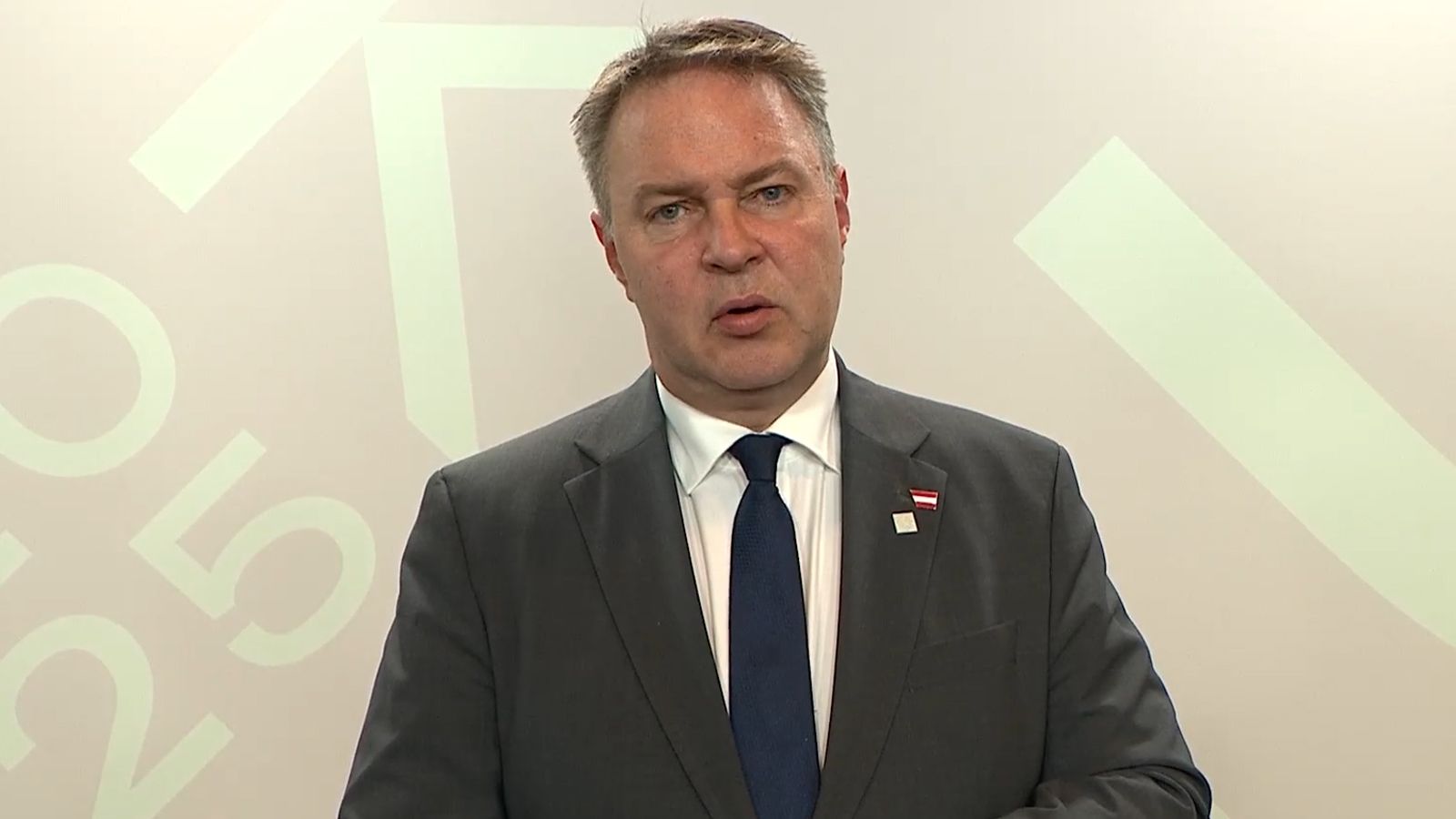 Heute.at - VIDEO – Hier spricht Babler in Kopenhagen Englisch