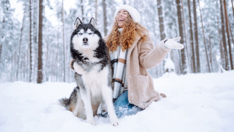 Laut Studie sind die Finnen die glücklichen Menschen der Welt, obwohl ihre Grenze zu Russland 1.350 Kilometer lang ist. Das liegt auch an Sisu, oder Durchhaltevermögen. Was darunter zu verstehen ist und warum uns eine Portion davon auch gut täte.