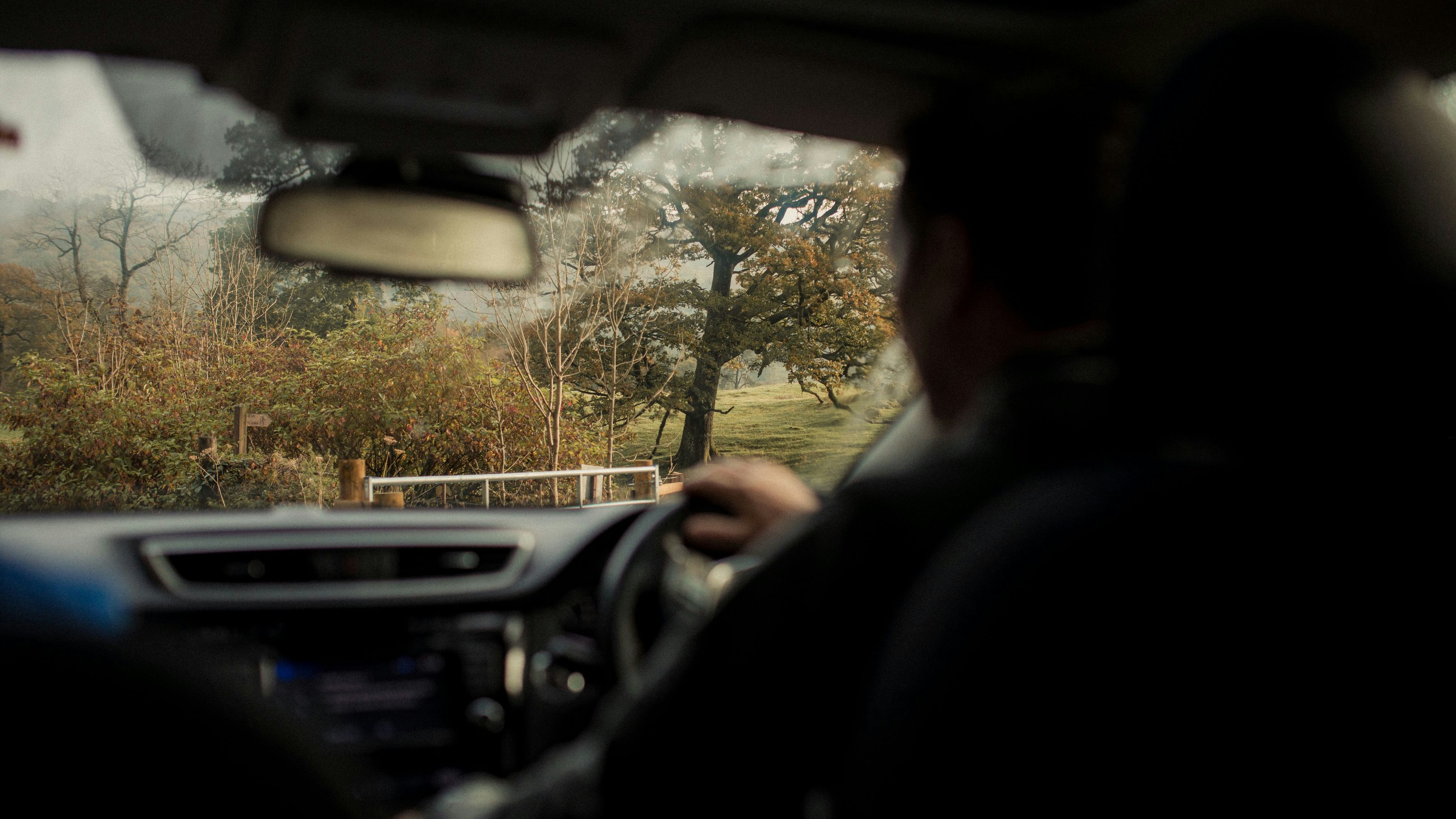 Mehrere Dutzend Menschen soll der Mann von Österreich nach Deutschland geschleust haben.