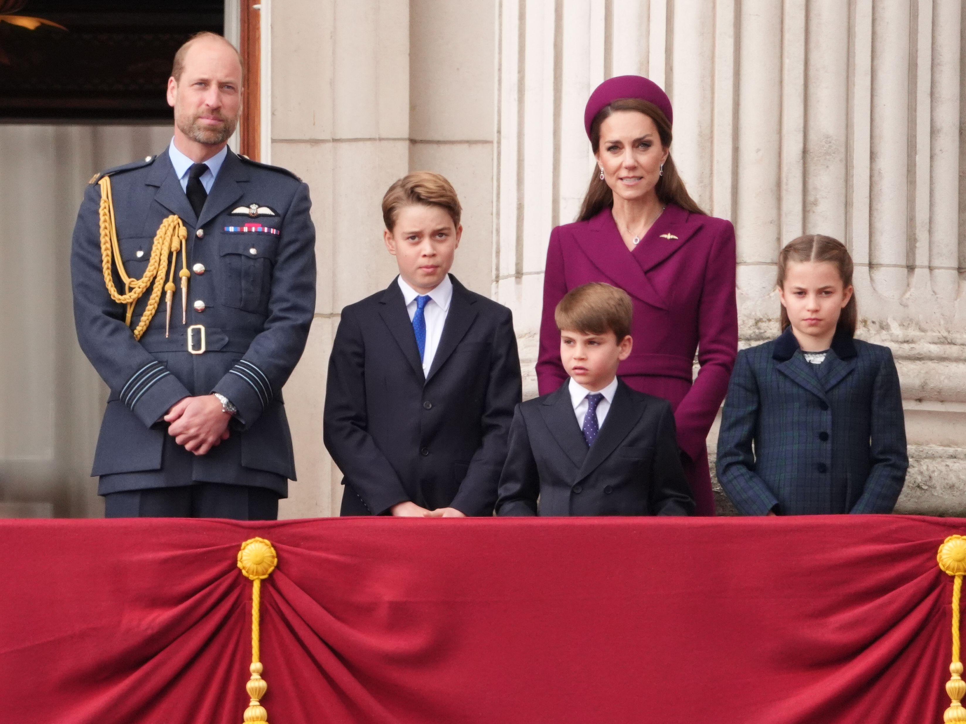 Prinz William, Prinz George, Prinz Louis, Prinzessin Kate und Prinzessin Charlotte
