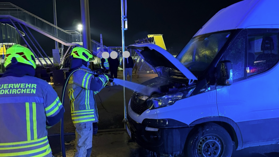 Heute.at - Polizei stoppt Kastenwagen und hat richtigen Riecher
