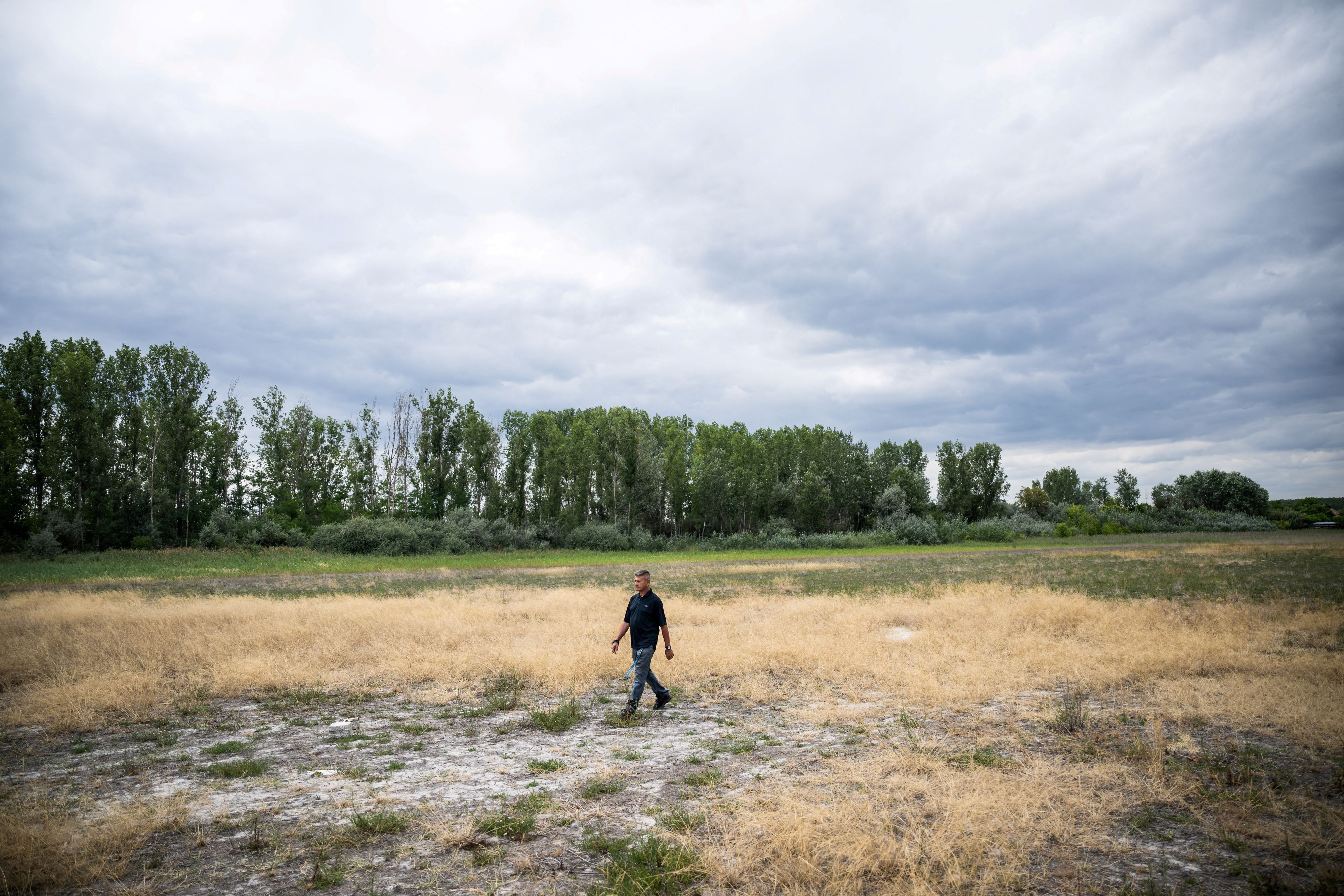 Ein komplett ausgetrockneter See im Juli 2025 in Ungarn. Die Erde steuert auf einen gefährlichen Kipppunkt zu.