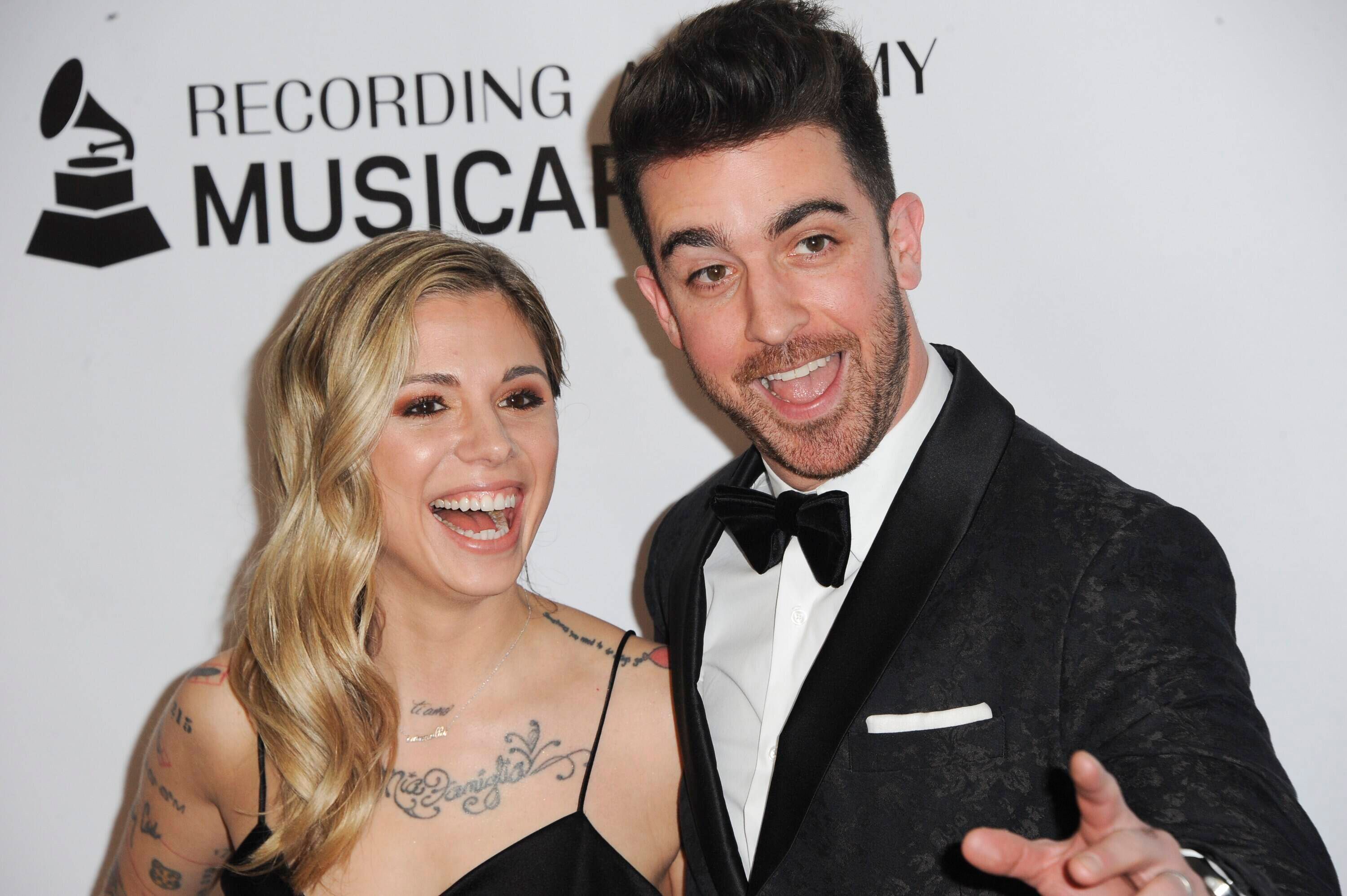  Christina Perri und Paul Costabile haben ihre Ehe beendet.