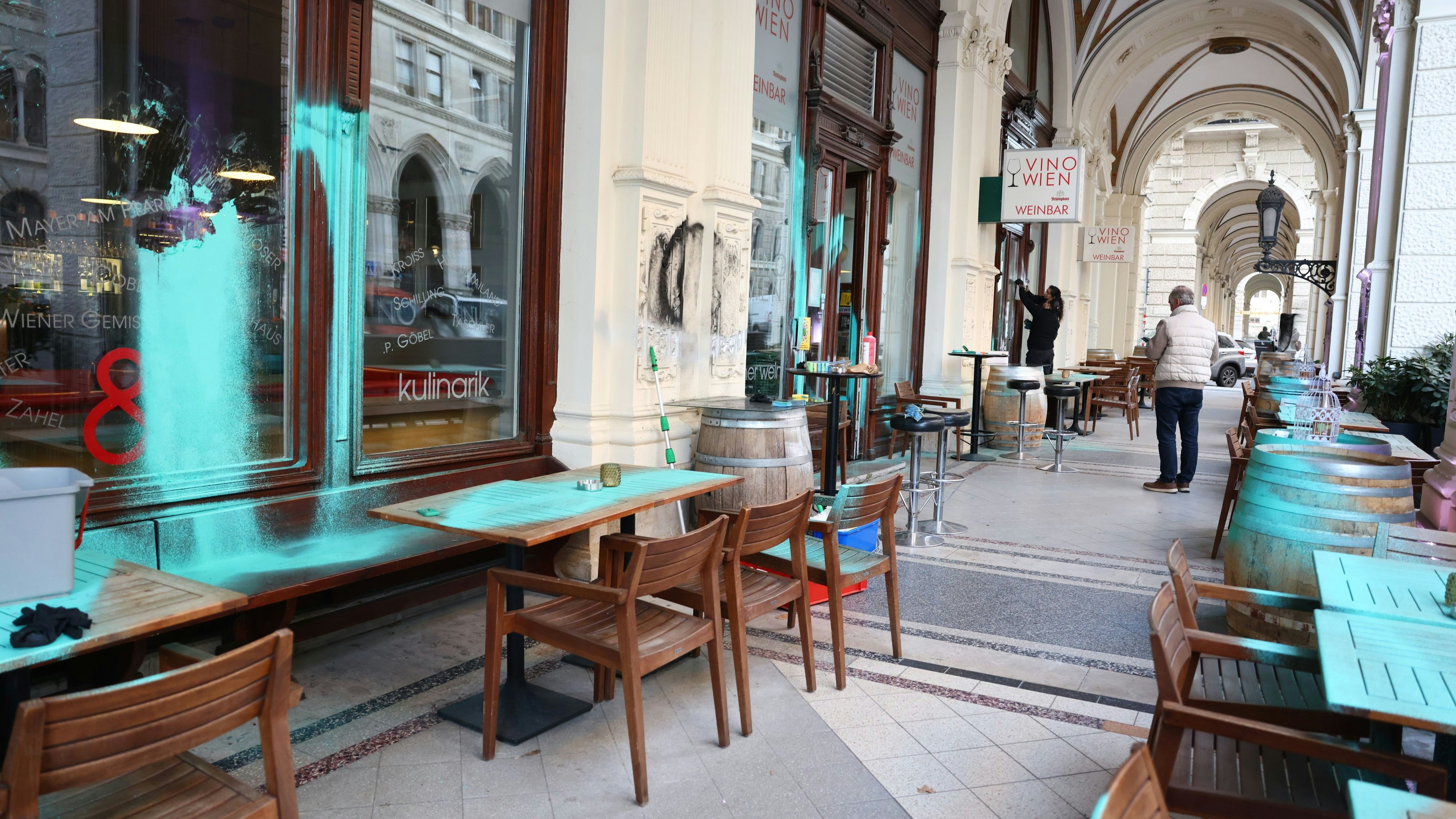 Heute.at - Weinbar zwei Mal beschmiert – Verdächtige gefilmt